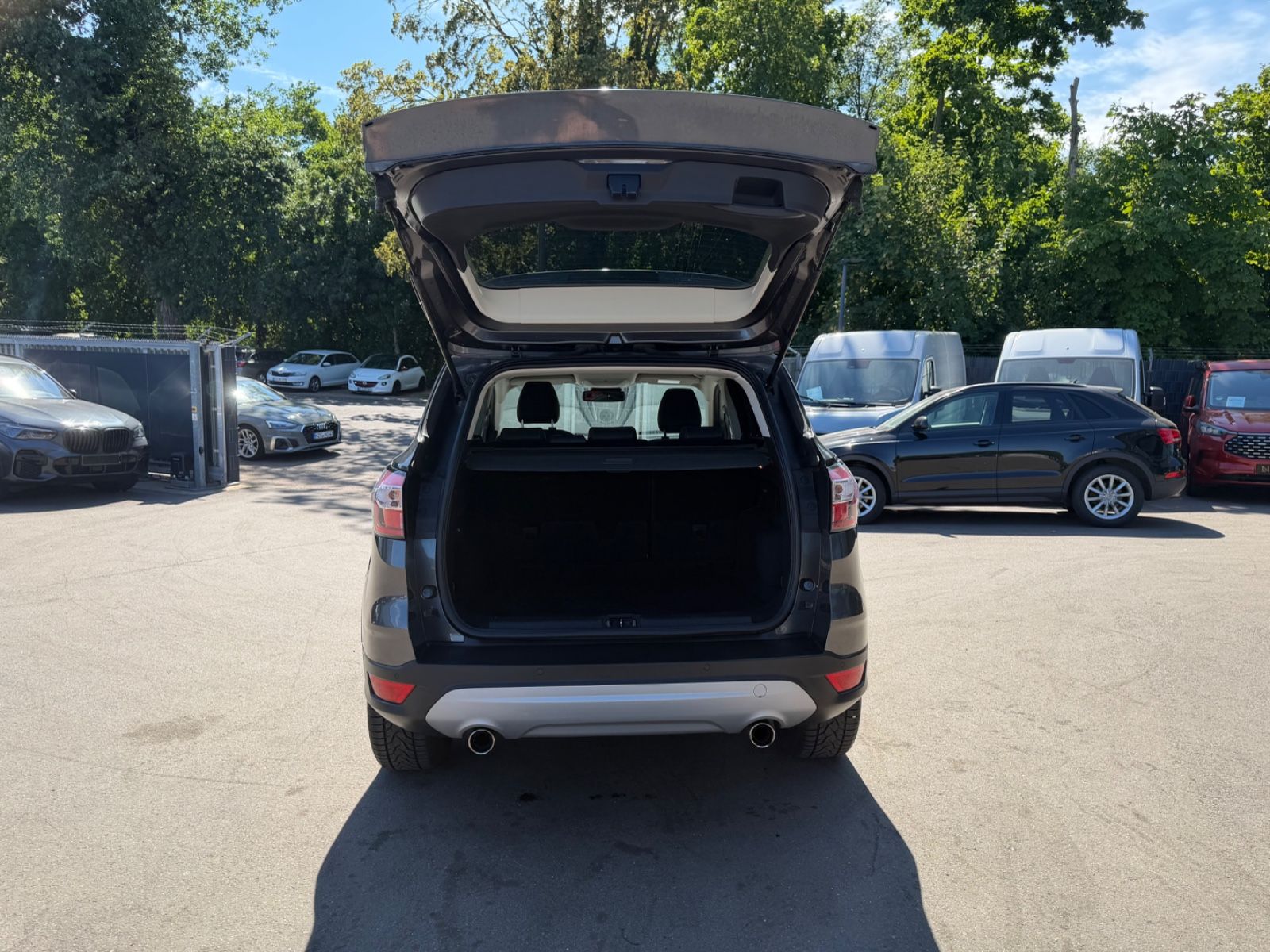 Fahrzeugabbildung Ford KUGA TITANIUM*NAVI*KLIMAAUTO.*SHZ*KAMERA*
