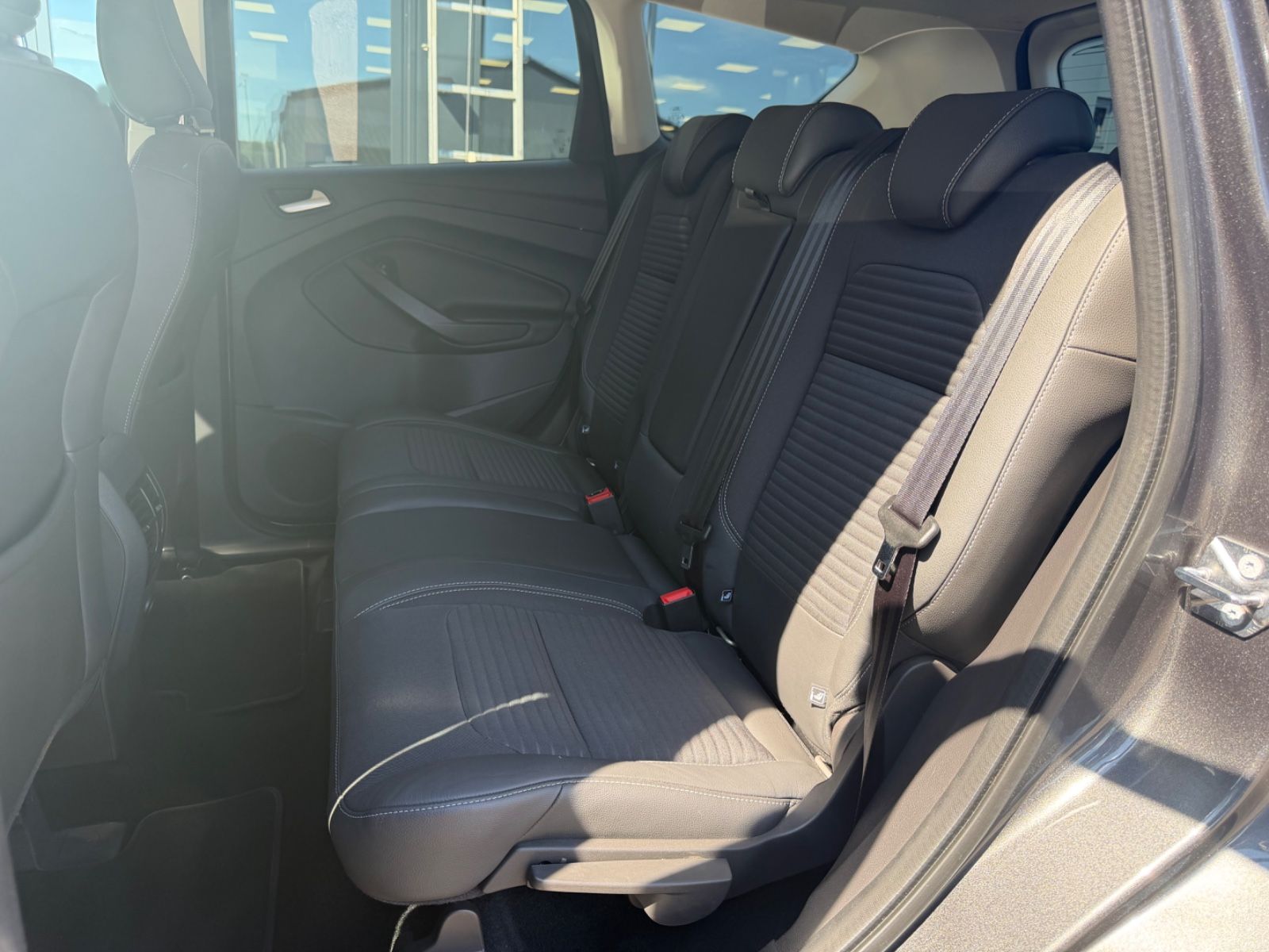 Fahrzeugabbildung Ford KUGA TITANIUM*NAVI*KLIMAAUTO.*SHZ*KAMERA*