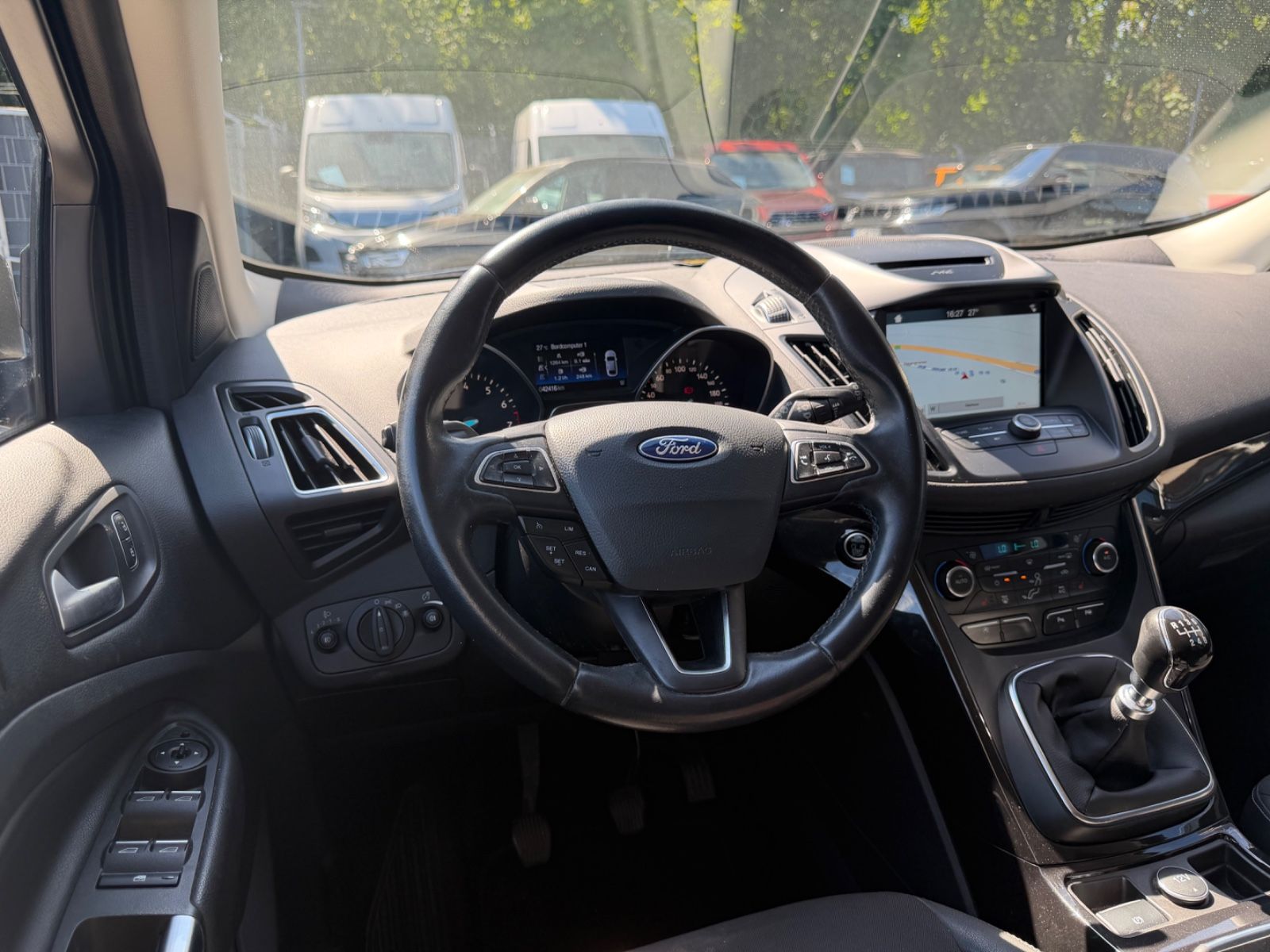 Fahrzeugabbildung Ford KUGA TITANIUM*NAVI*KLIMAAUTO.*SHZ*KAMERA*