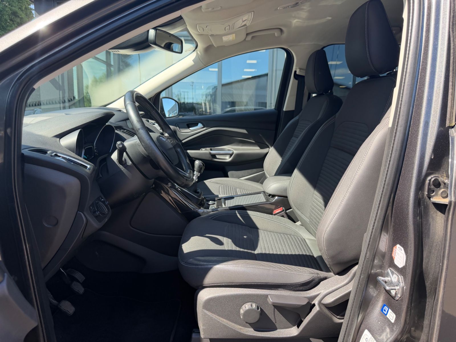 Fahrzeugabbildung Ford KUGA TITANIUM*NAVI*KLIMAAUTO.*SHZ*KAMERA*