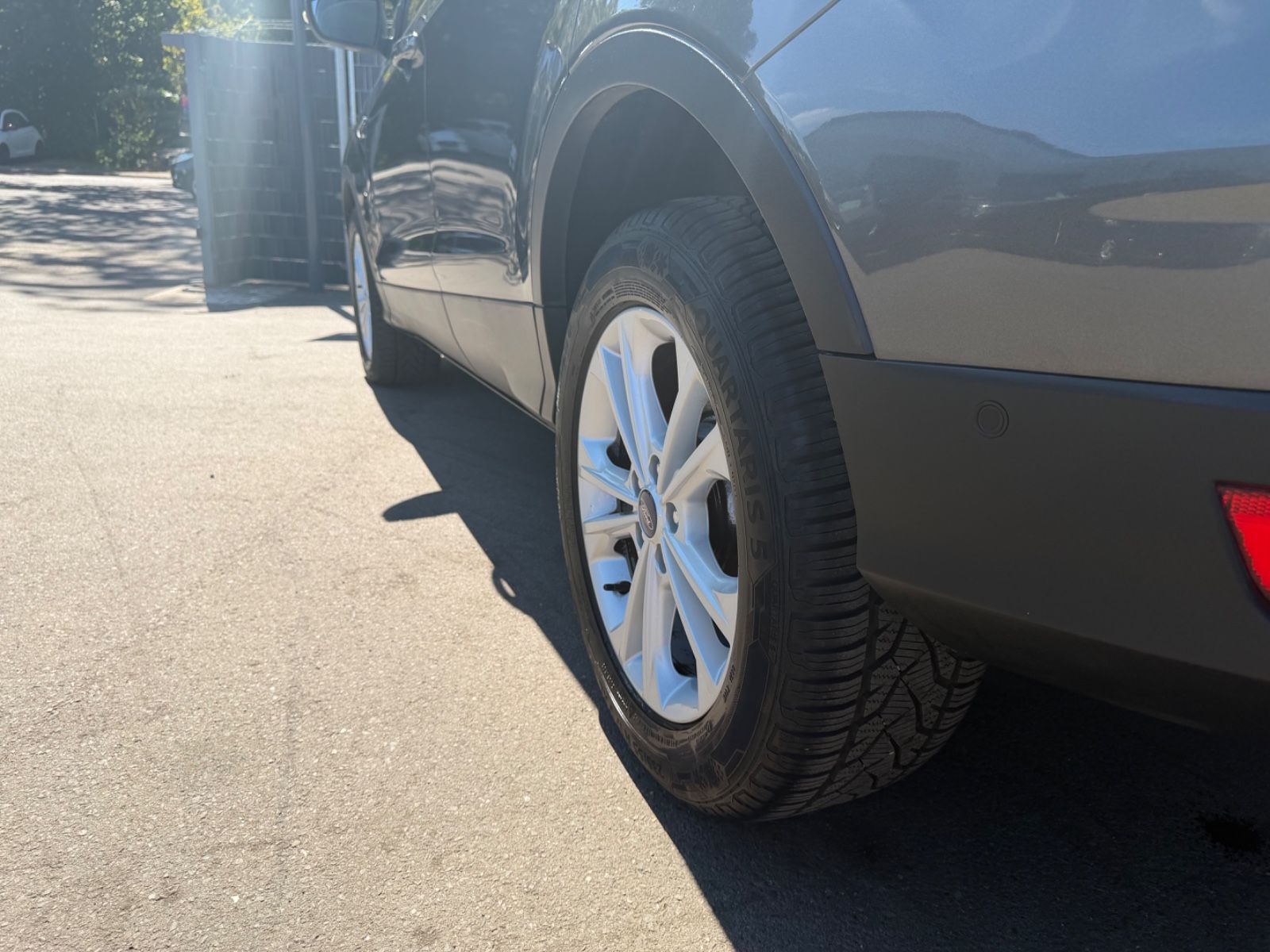 Fahrzeugabbildung Ford KUGA TITANIUM*NAVI*KLIMAAUTO.*SHZ*KAMERA*