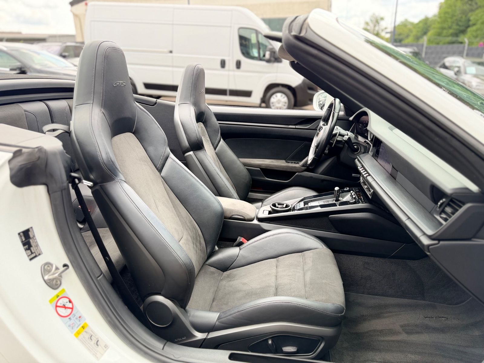 Fahrzeugabbildung Porsche 992 GTS CABRIO CARRERA 4*APPROVED*SPORT-DESIGN*