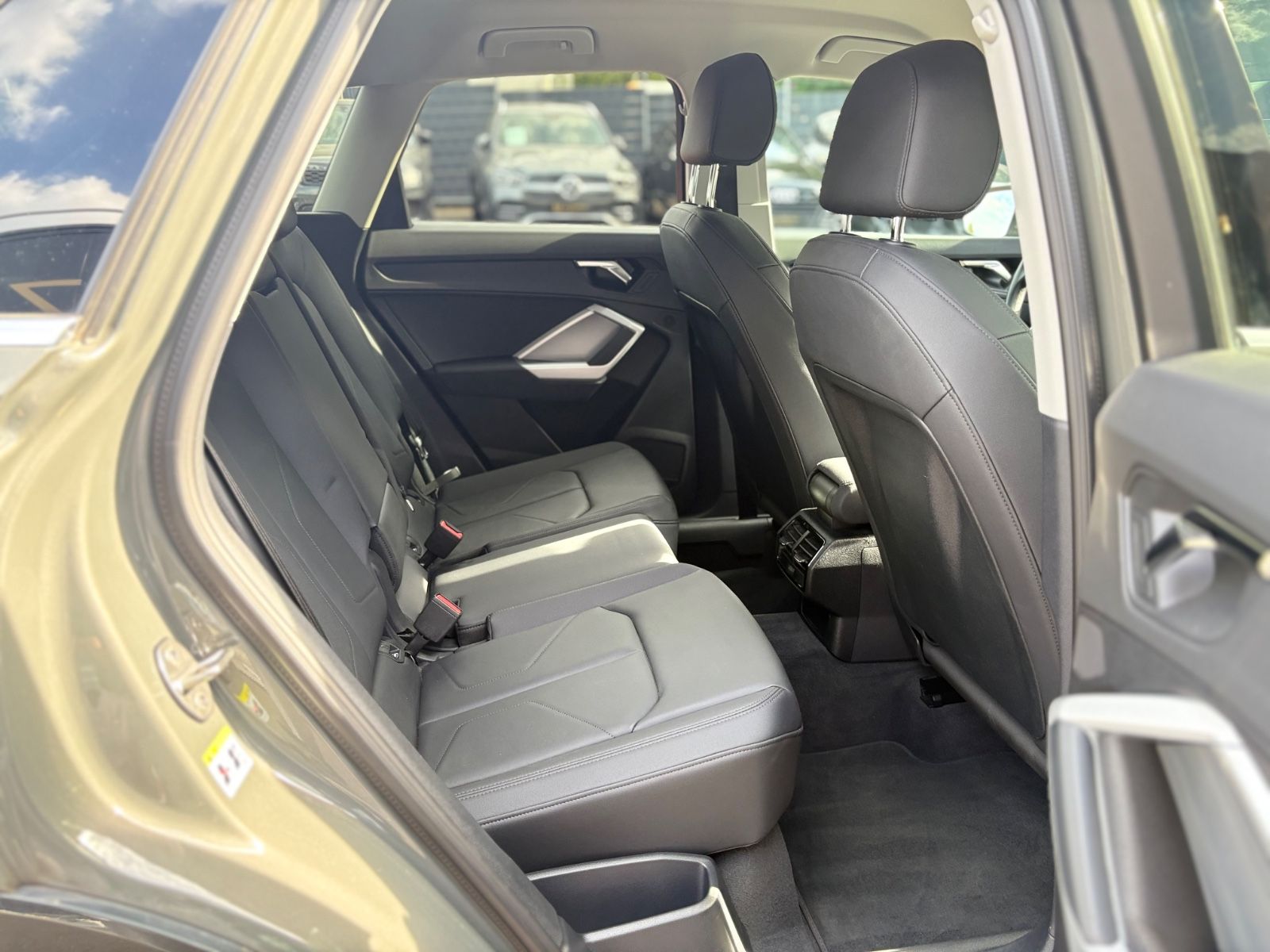 Fahrzeugabbildung Audi Q3 35 TFSI ADVANCED *1.HAND*KAMERA*LEDER*SHZ*