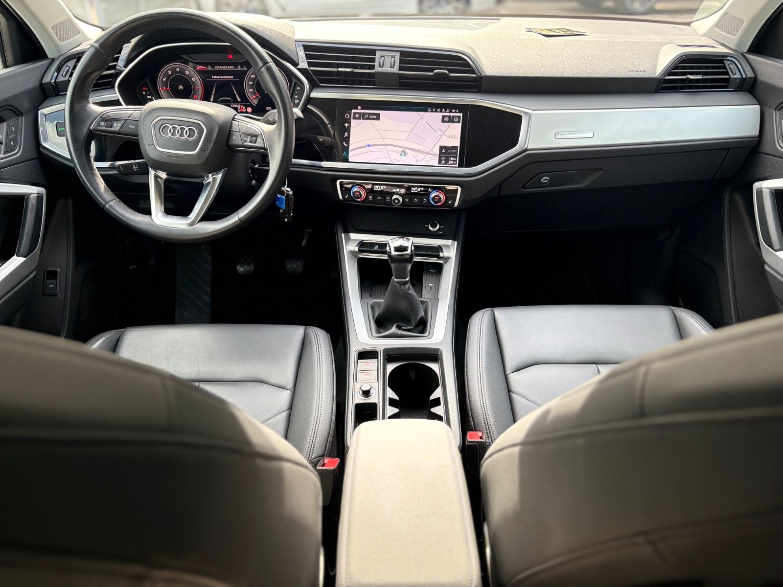 Fahrzeugabbildung Audi Q3 35 TFSI ADVANCED *1.HAND*KAMERA*LEDER*SHZ*