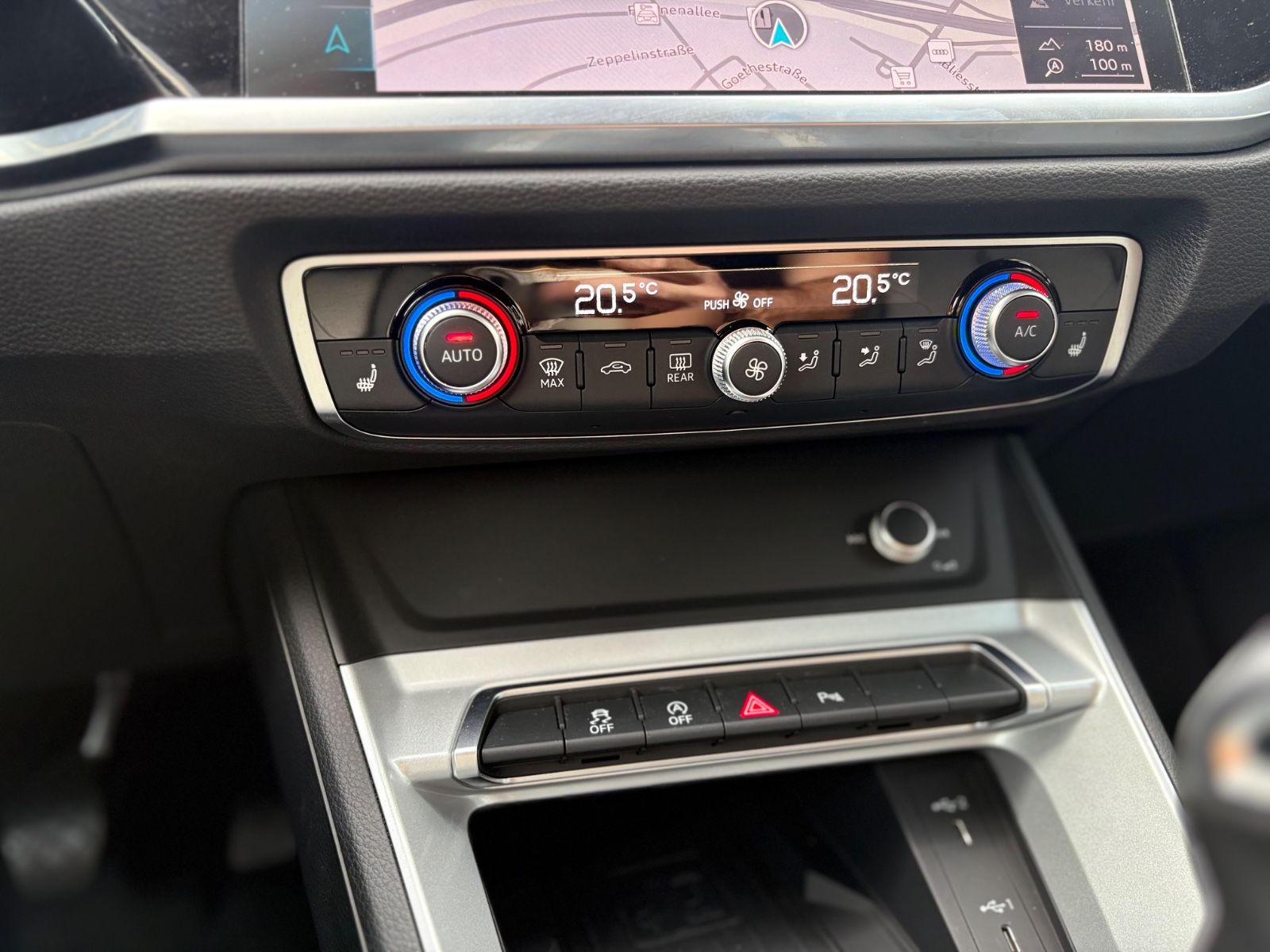 Fahrzeugabbildung Audi Q3 35 TFSI ADVANCED *1.HAND*KAMERA*LEDER*SHZ*