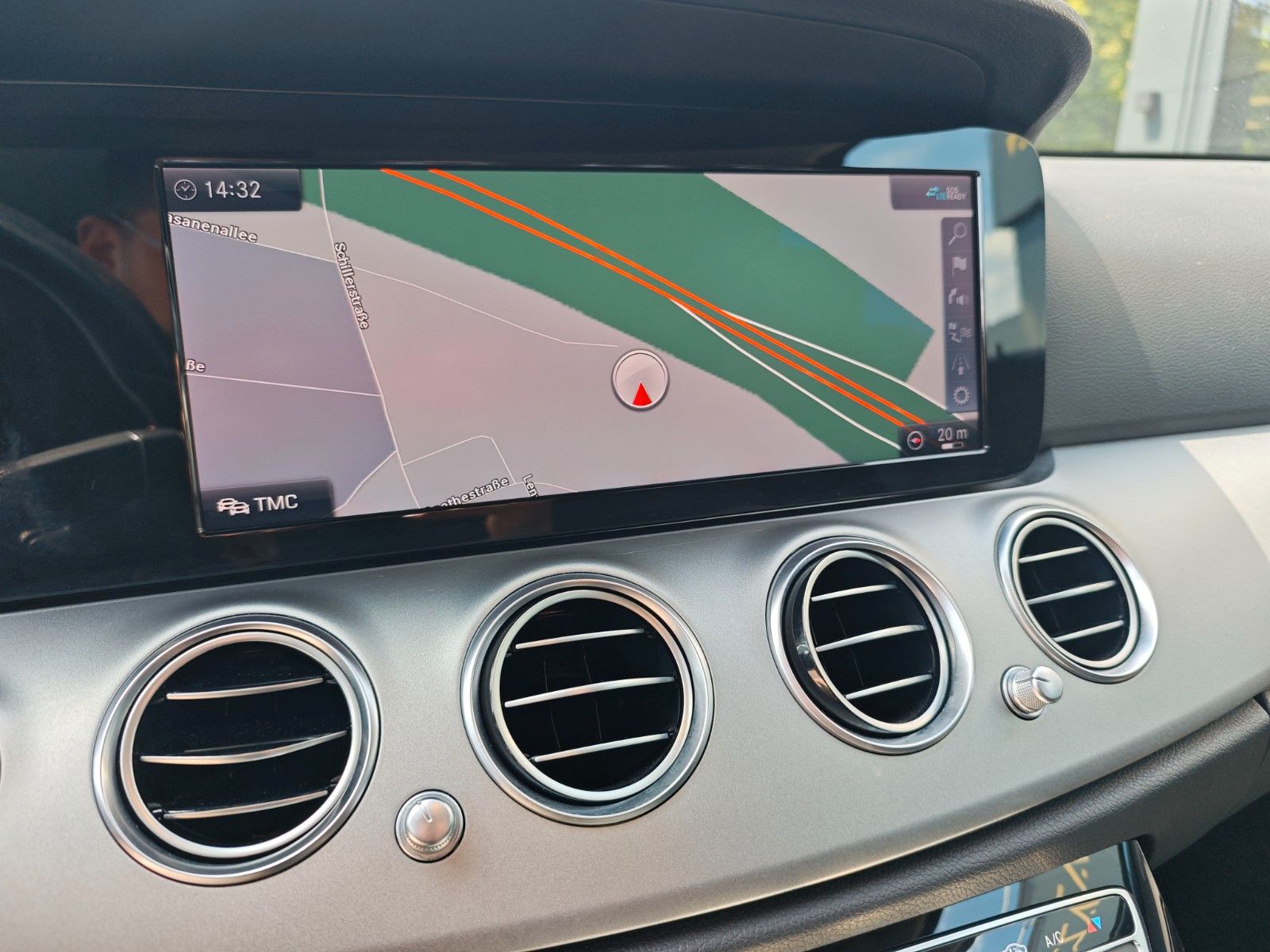 Fahrzeugabbildung Mercedes-Benz E 220 E*AVANTGARDE*NAVI*VOLL LED*KAMERA*AHK*