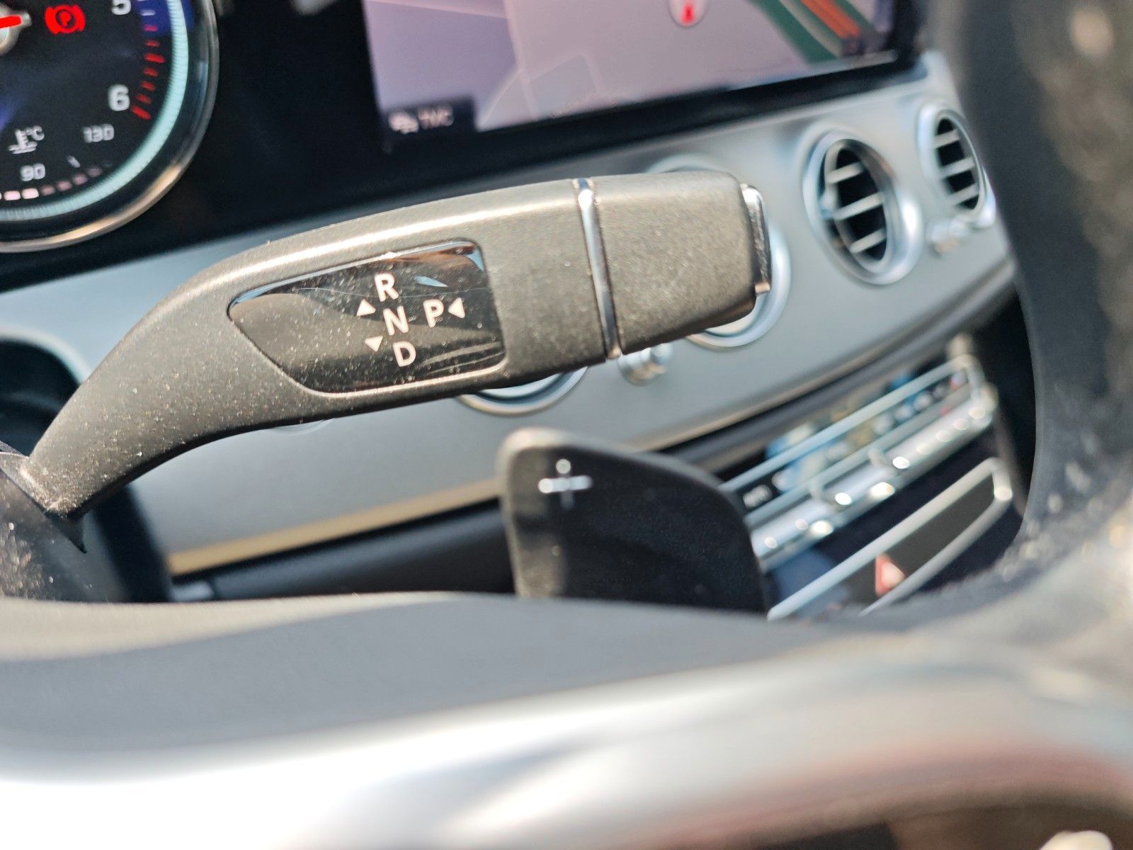 Fahrzeugabbildung Mercedes-Benz E 220 E*AVANTGARDE*NAVI*VOLL LED*KAMERA*AHK*