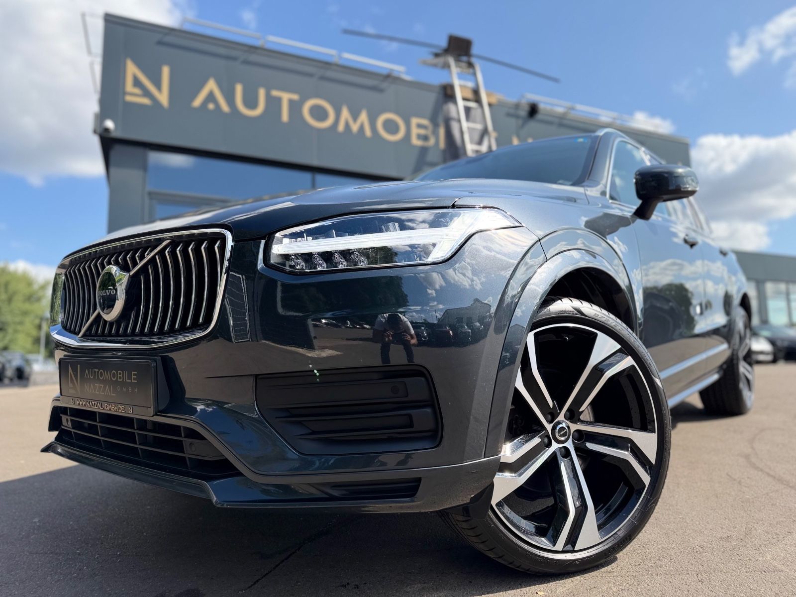 Fahrzeugabbildung Volvo XC 90 MOMENTUM PRO AWD *7.SITZER*NAVI*LEDER*