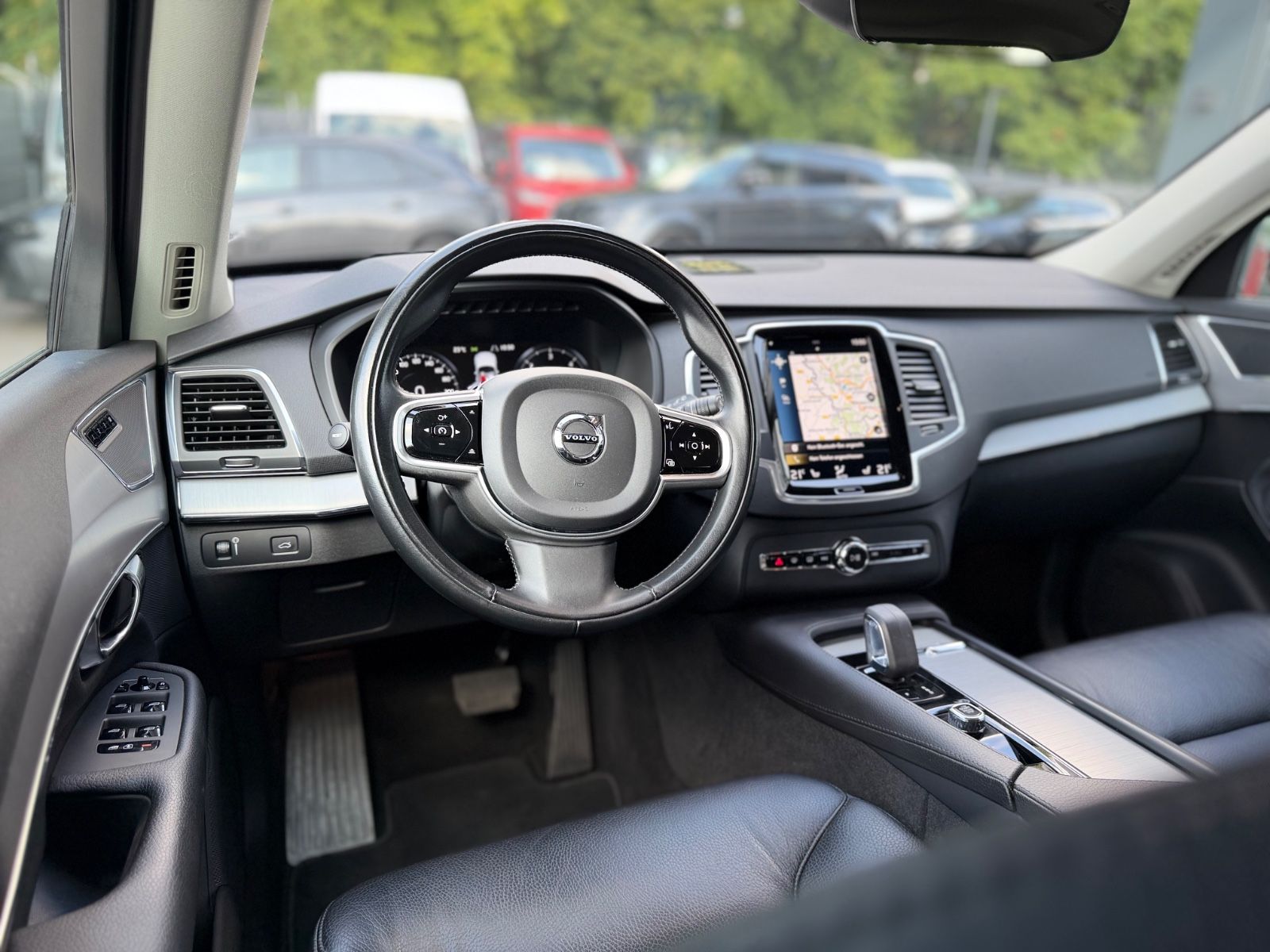 Fahrzeugabbildung Volvo XC 90 MOMENTUM PRO AWD *7.SITZER*NAVI*LEDER*