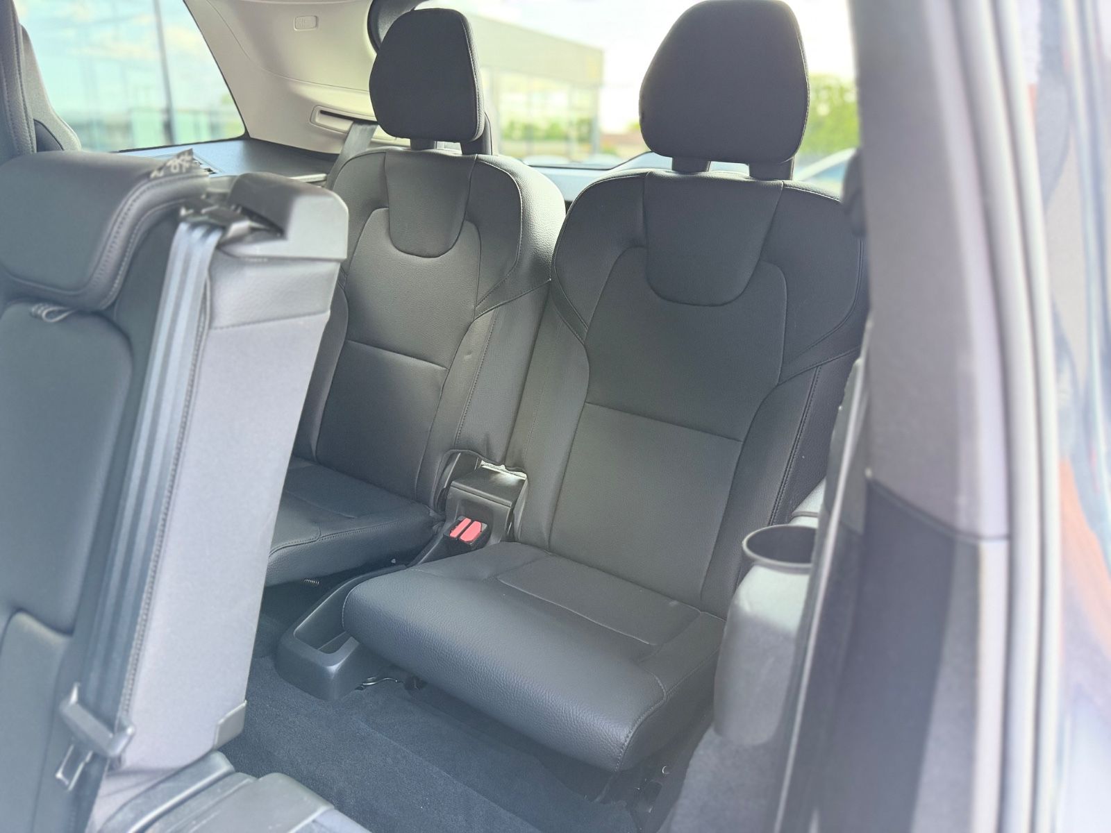 Fahrzeugabbildung Volvo XC 90 MOMENTUM PRO AWD *7.SITZER*NAVI*LEDER*