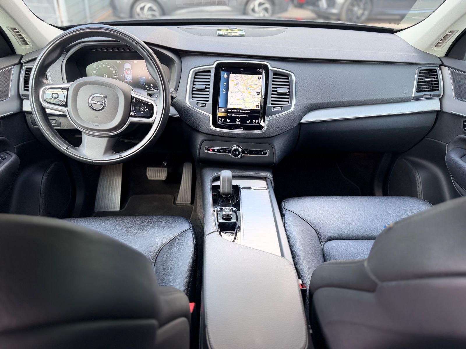 Fahrzeugabbildung Volvo XC 90 MOMENTUM PRO AWD *7.SITZER*NAVI*LEDER*