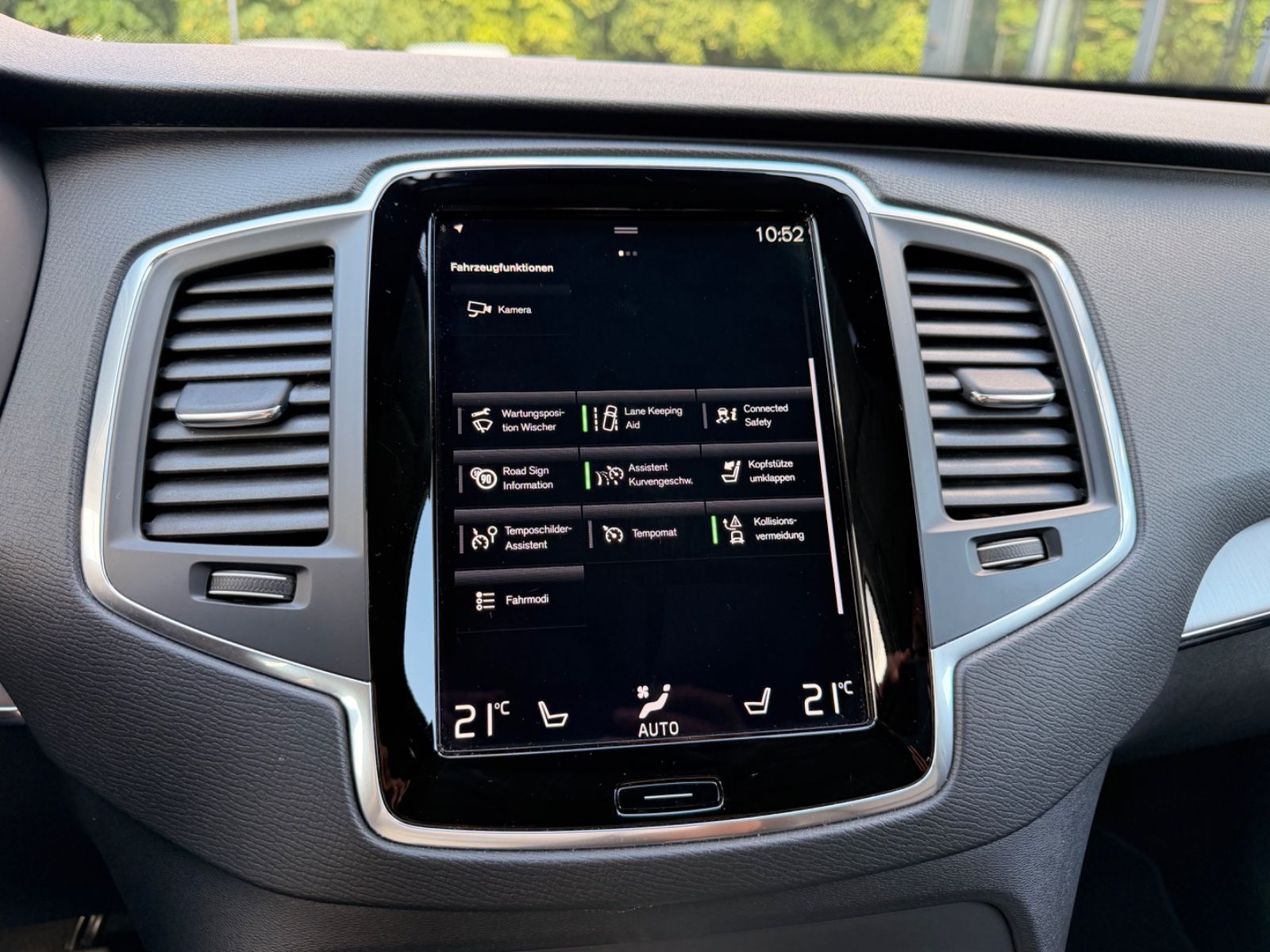 Fahrzeugabbildung Volvo XC 90 MOMENTUM PRO AWD *7.SITZER*NAVI*LEDER*