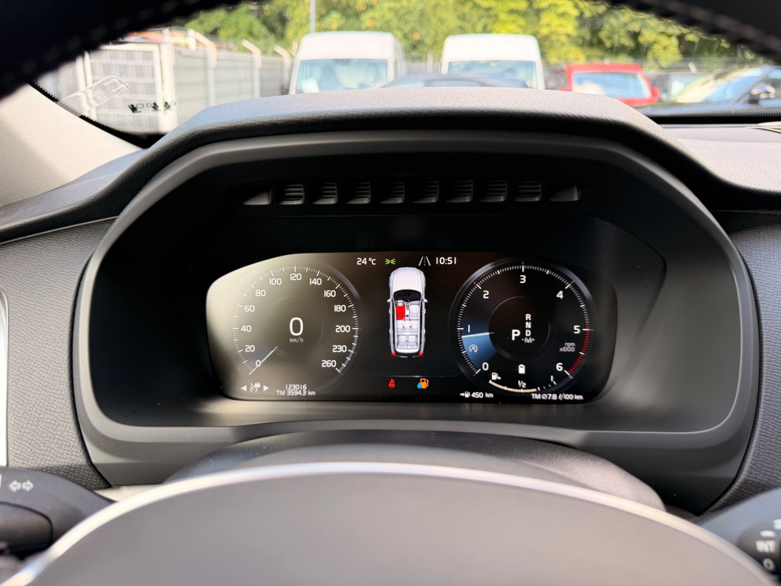 Fahrzeugabbildung Volvo XC 90 MOMENTUM PRO AWD *7.SITZER*NAVI*LEDER*