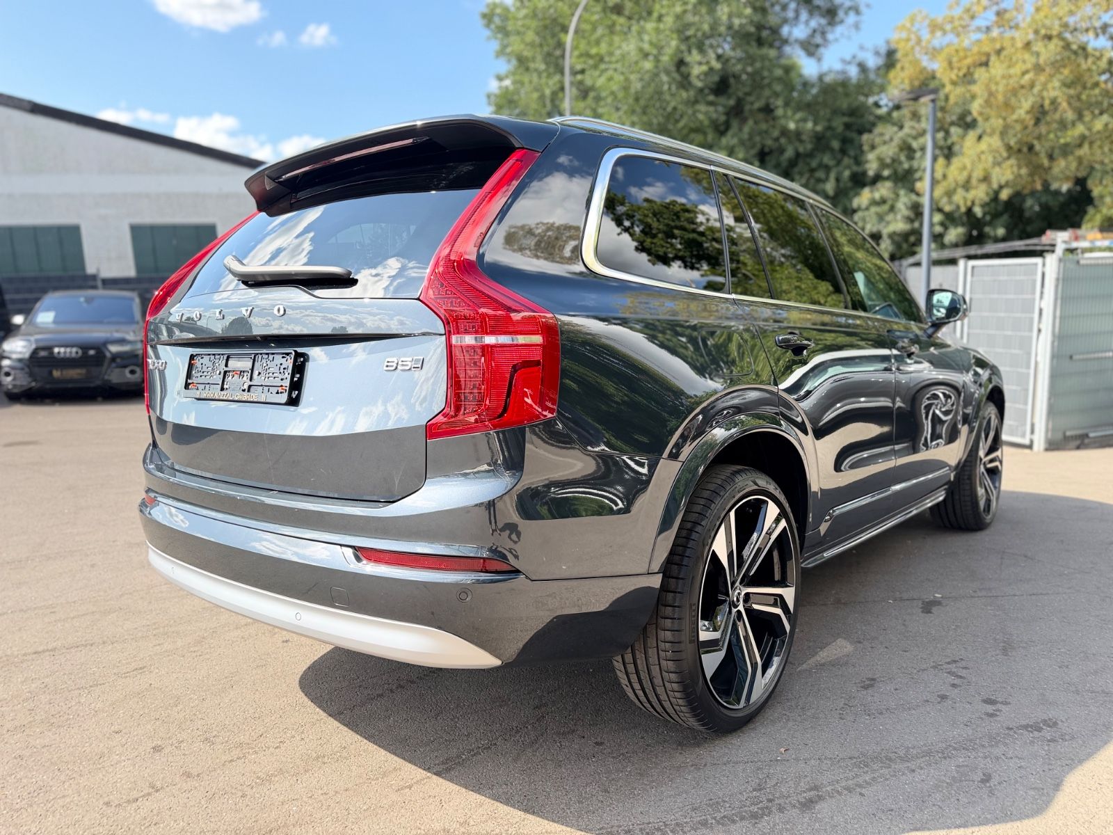 Fahrzeugabbildung Volvo XC 90 MOMENTUM PRO AWD *7.SITZER*NAVI*LEDER*