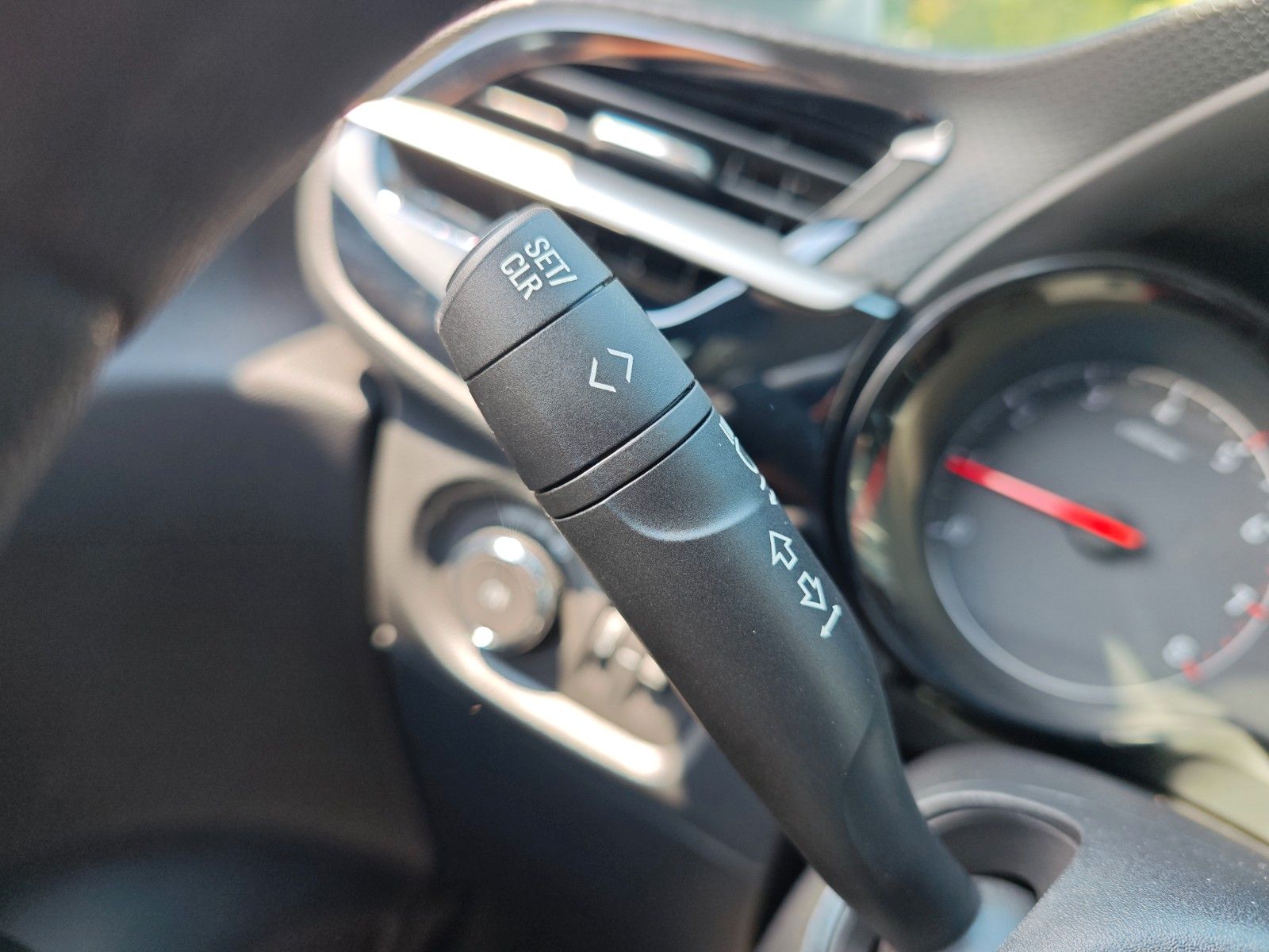 Fahrzeugabbildung Opel CORSA F*KLIMA*PDC*SITZHEIZUNG*TEMPOMAT*