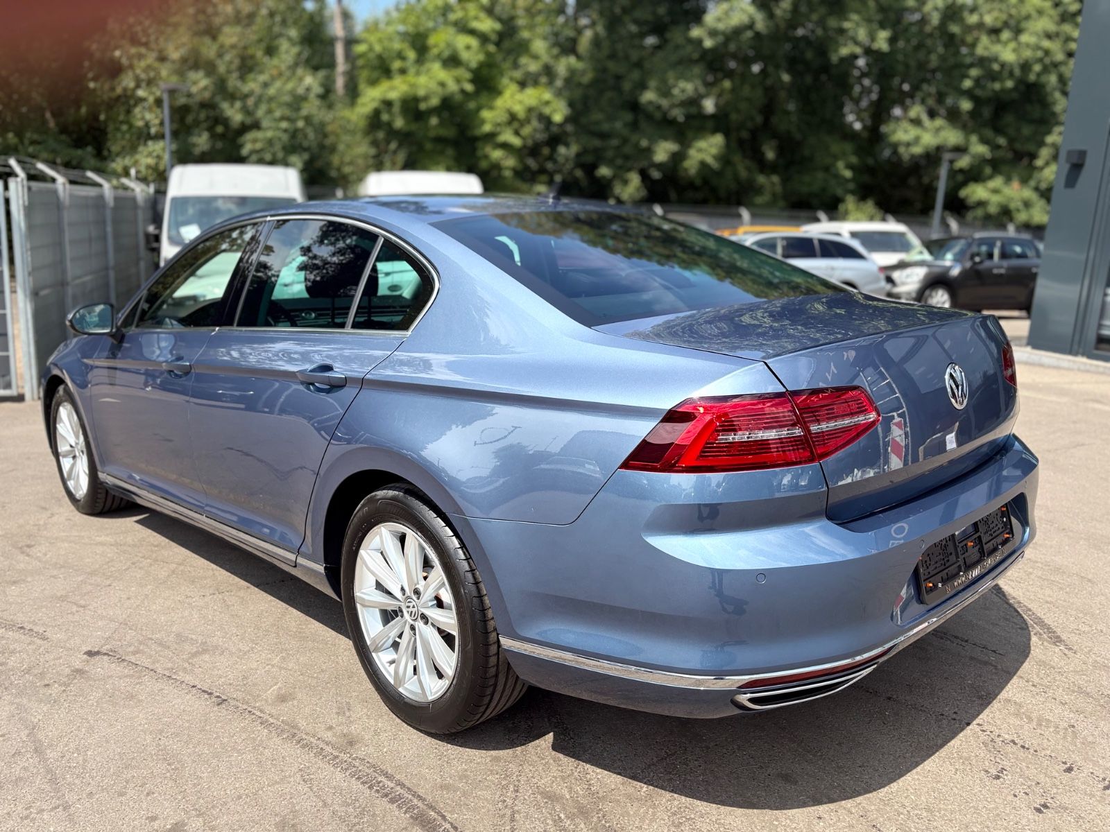 Fahrzeugabbildung Volkswagen PASSAT LIM. HIGHLINE *AUTOMATIK*ALCANTARA*SHZ*