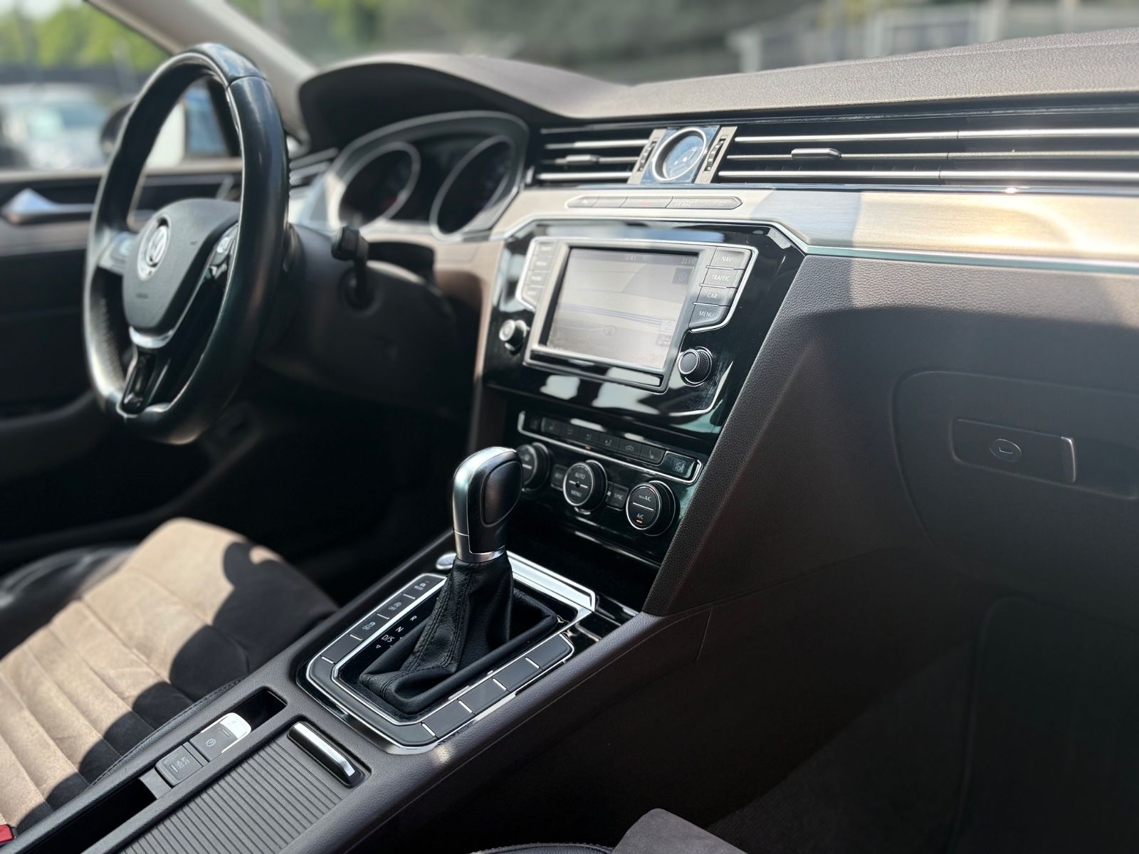 Fahrzeugabbildung Volkswagen PASSAT LIM. HIGHLINE *AUTOMATIK*ALCANTARA*SHZ*