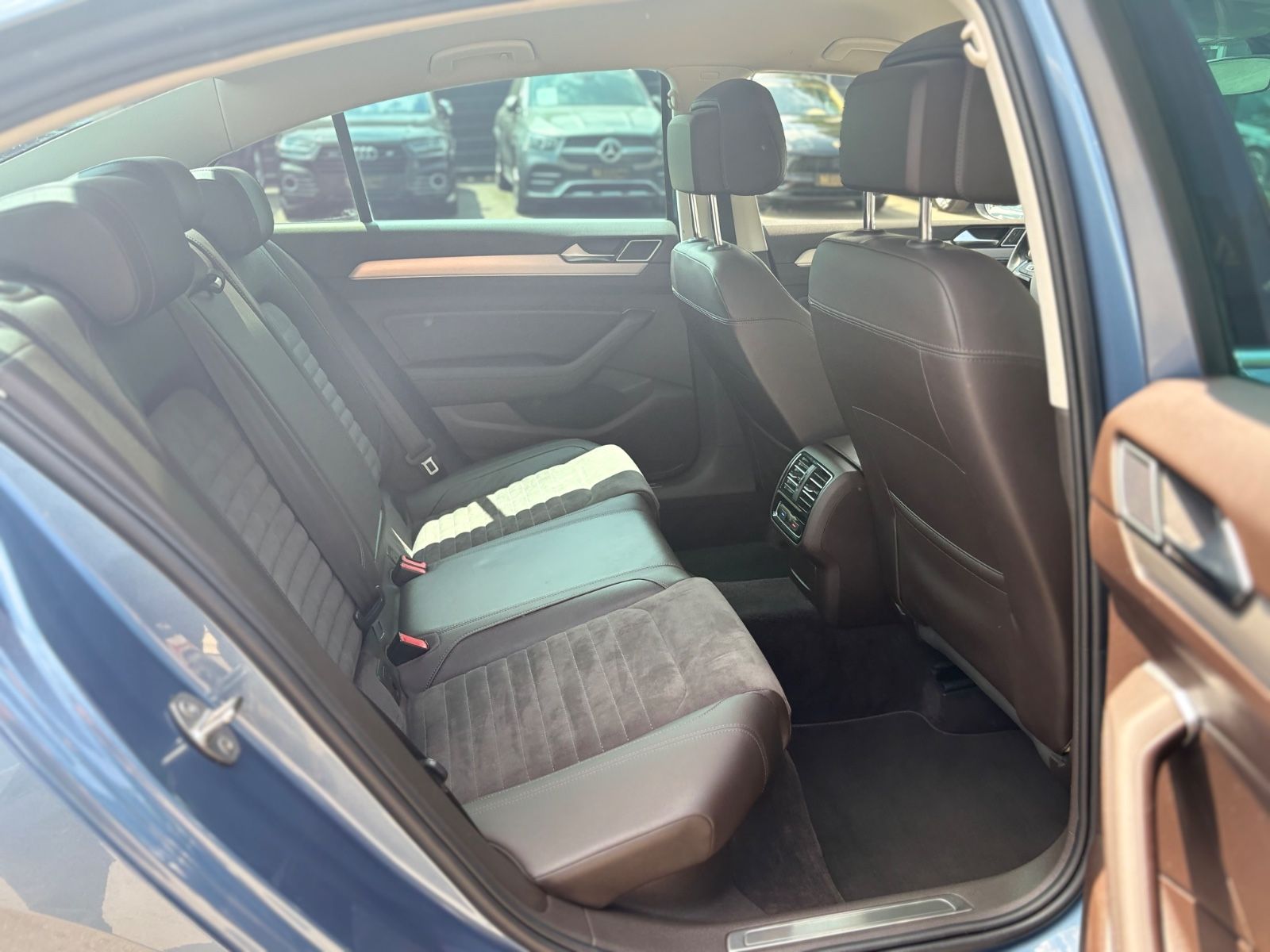 Fahrzeugabbildung Volkswagen PASSAT LIM. HIGHLINE *AUTOMATIK*ALCANTARA*SHZ*