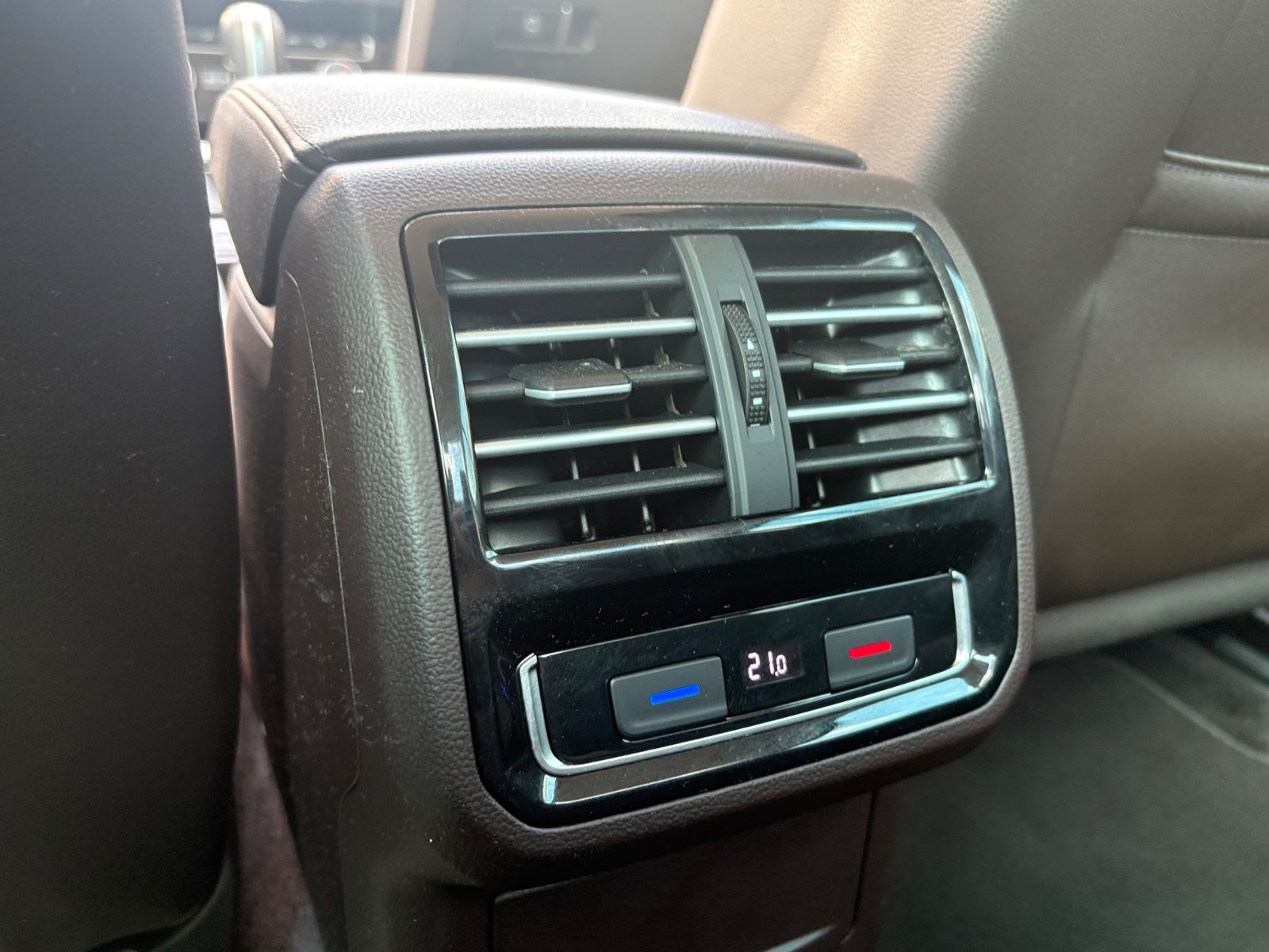 Fahrzeugabbildung Volkswagen PASSAT LIM. HIGHLINE *AUTOMATIK*ALCANTARA*SHZ*