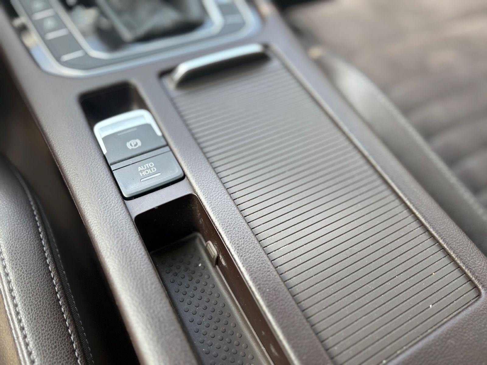 Fahrzeugabbildung Volkswagen PASSAT LIM. HIGHLINE *AUTOMATIK*ALCANTARA*SHZ*