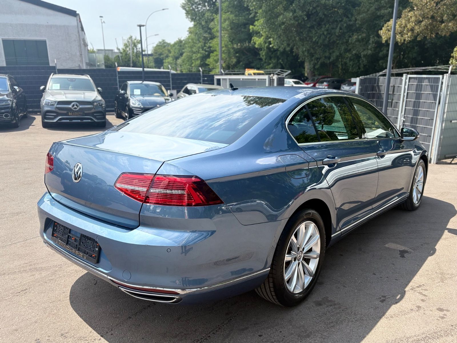 Fahrzeugabbildung Volkswagen PASSAT LIM. HIGHLINE *AUTOMATIK*ALCANTARA*SHZ*