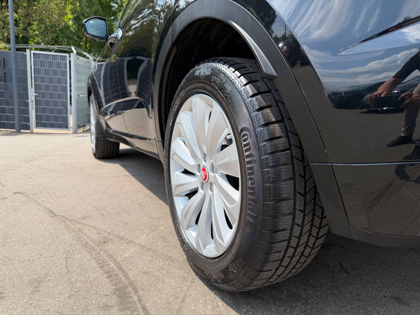Fahrzeugabbildung Jaguar E-PACE R-DYNAMIC S AWD*LED*R-KAMERA*NAVI*