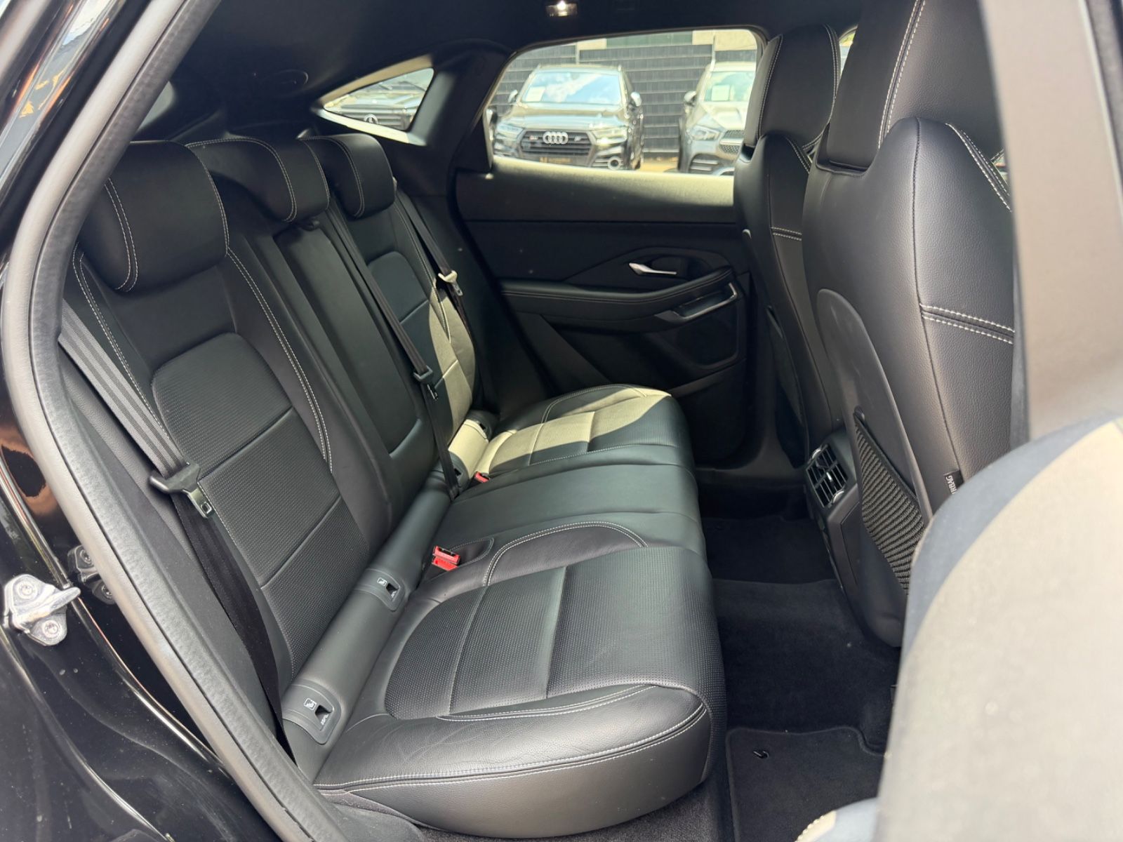 Fahrzeugabbildung Jaguar E-PACE R-DYNAMIC S AWD*LED*R-KAMERA*NAVI*