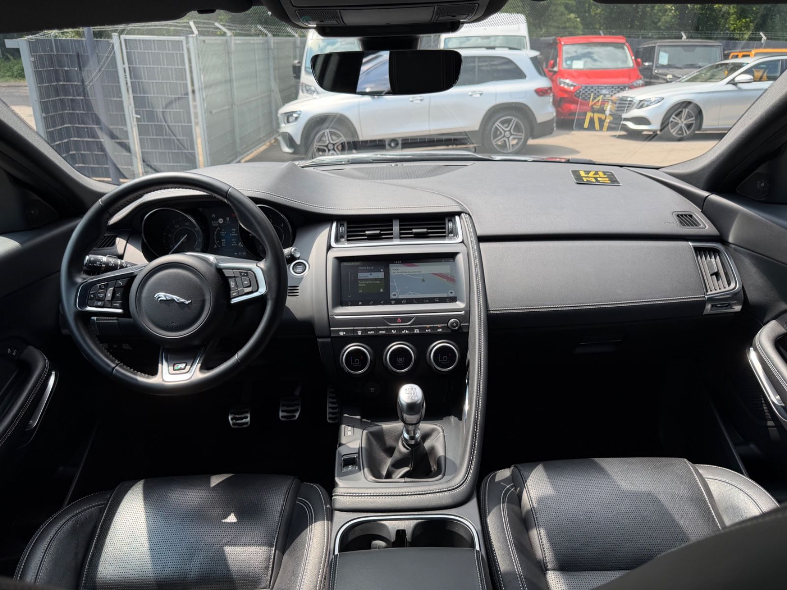 Fahrzeugabbildung Jaguar E-PACE R-DYNAMIC S AWD*LED*R-KAMERA*NAVI*