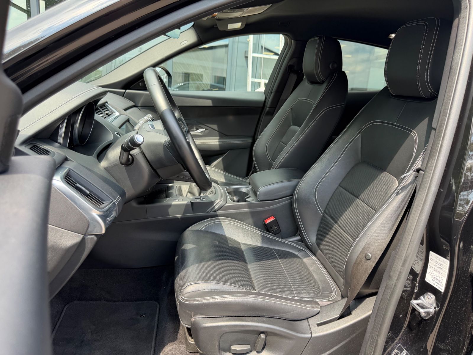 Fahrzeugabbildung Jaguar E-PACE R-DYNAMIC S AWD*LED*R-KAMERA*NAVI*