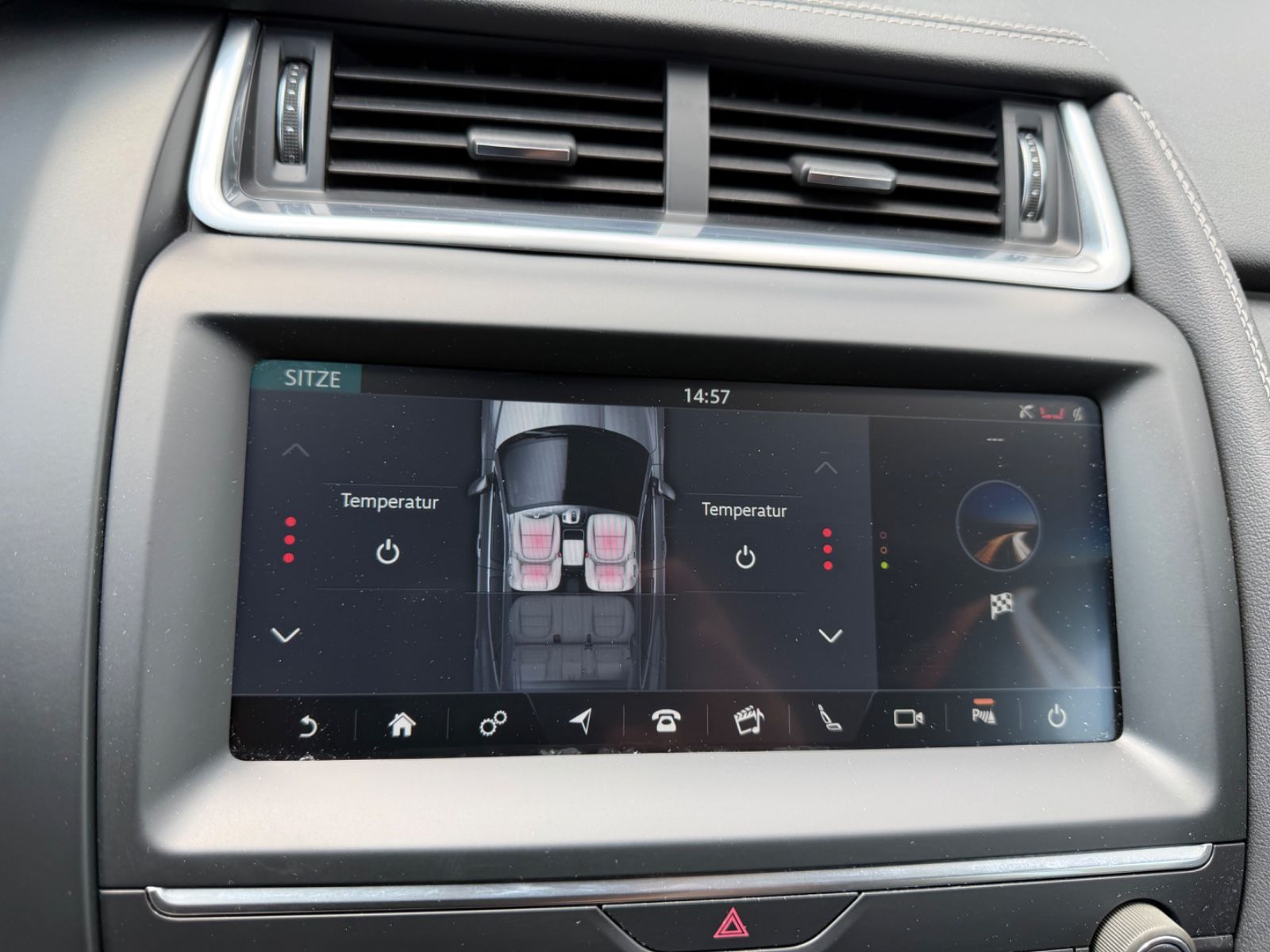 Fahrzeugabbildung Jaguar E-PACE R-DYNAMIC S AWD*LED*R-KAMERA*NAVI*