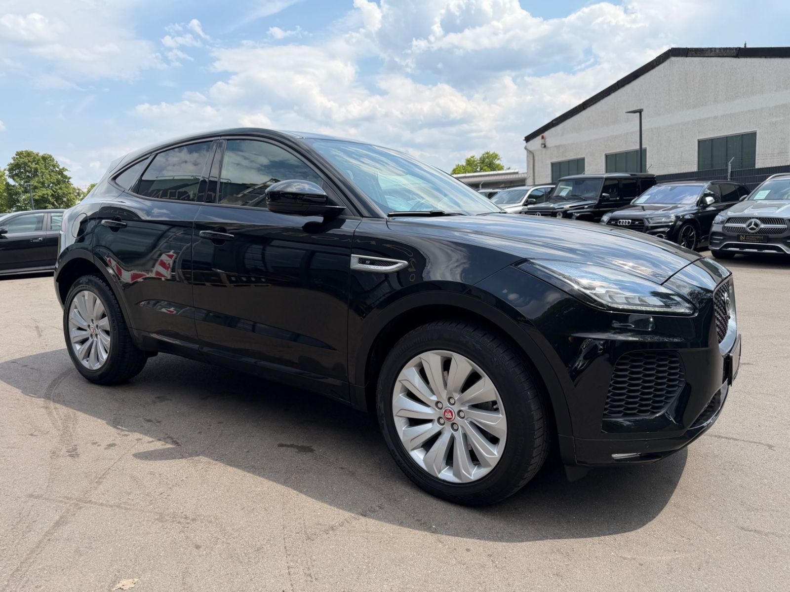 Fahrzeugabbildung Jaguar E-PACE R-DYNAMIC S AWD*LED*R-KAMERA*NAVI*