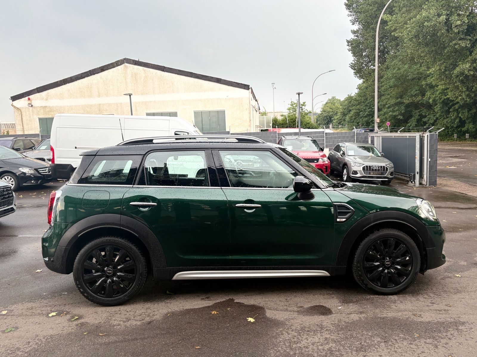 Fahrzeugabbildung MINI COOPER COUNTRYMAN *AUT*PDC*TEILLEDER*SHZ*