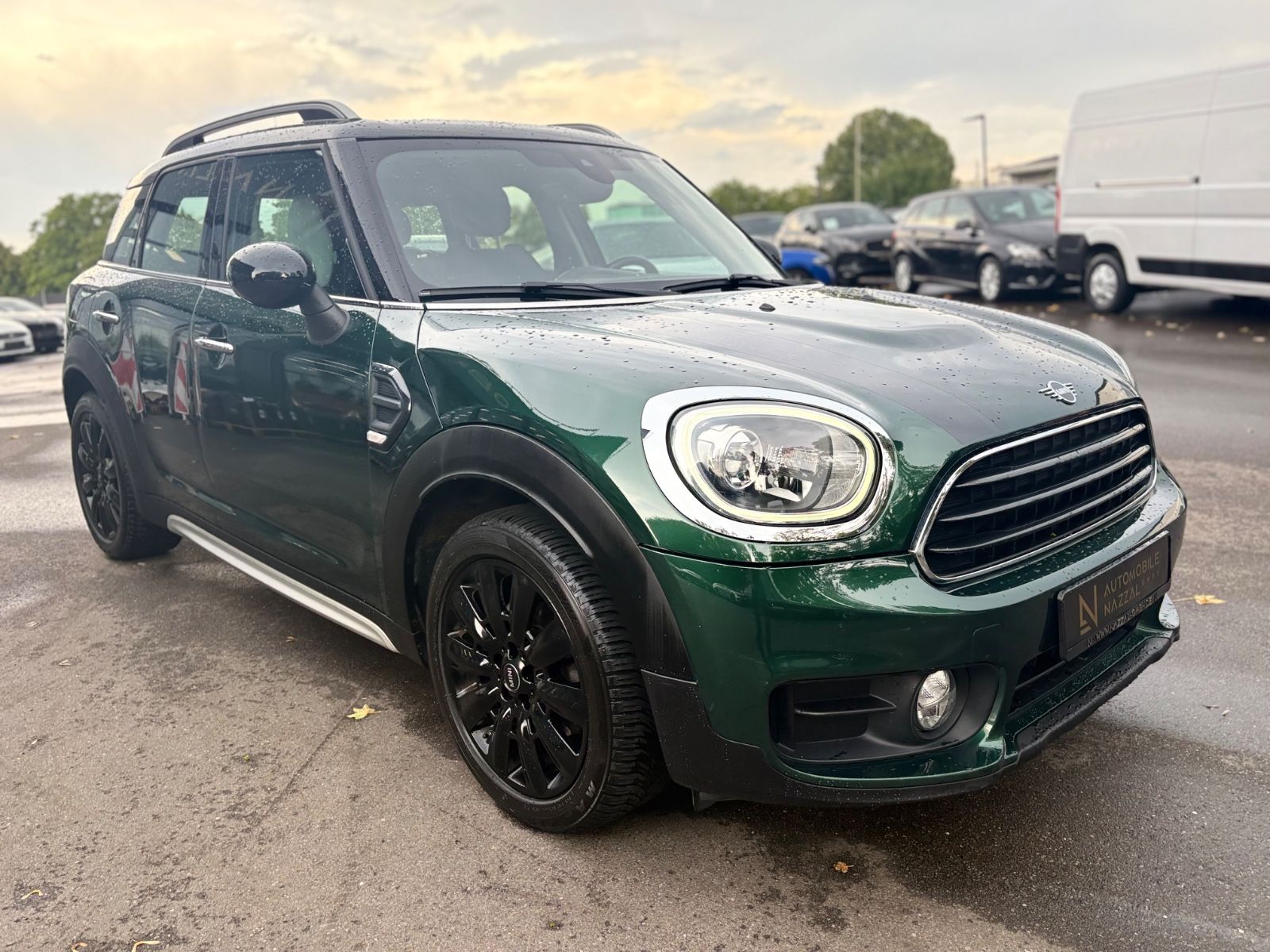 Fahrzeugabbildung MINI COOPER COUNTRYMAN *AUT*PDC*TEILLEDER*SHZ*