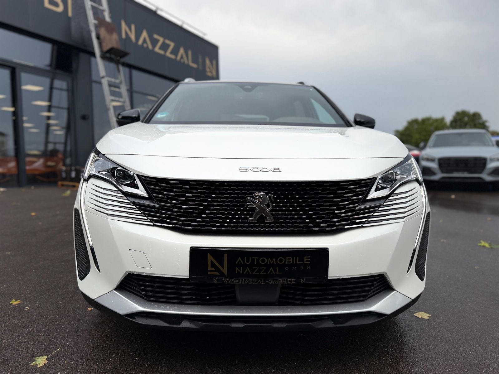 Fahrzeugabbildung Peugeot 5008 GT *AUT*7 SITZE*PANO*LED*TEILLEDER*KAM*NAVI
