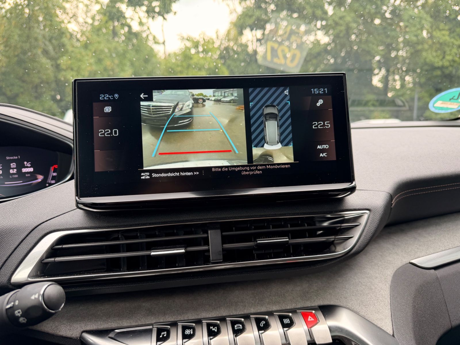 Fahrzeugabbildung Peugeot 5008 GT *AUT*7 SITZE*PANO*LED*TEILLEDER*KAM*NAVI