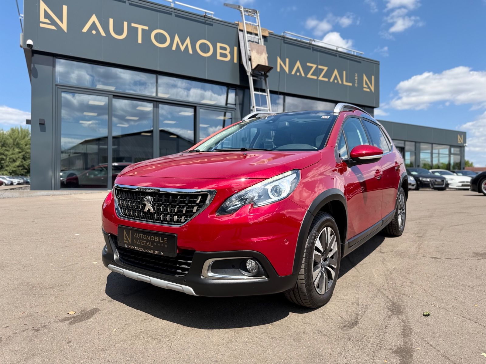 Fahrzeugabbildung Peugeot 2008 ALLURE *PANO*8-FACH*TEILLEDER*ALU*CARPLAY*