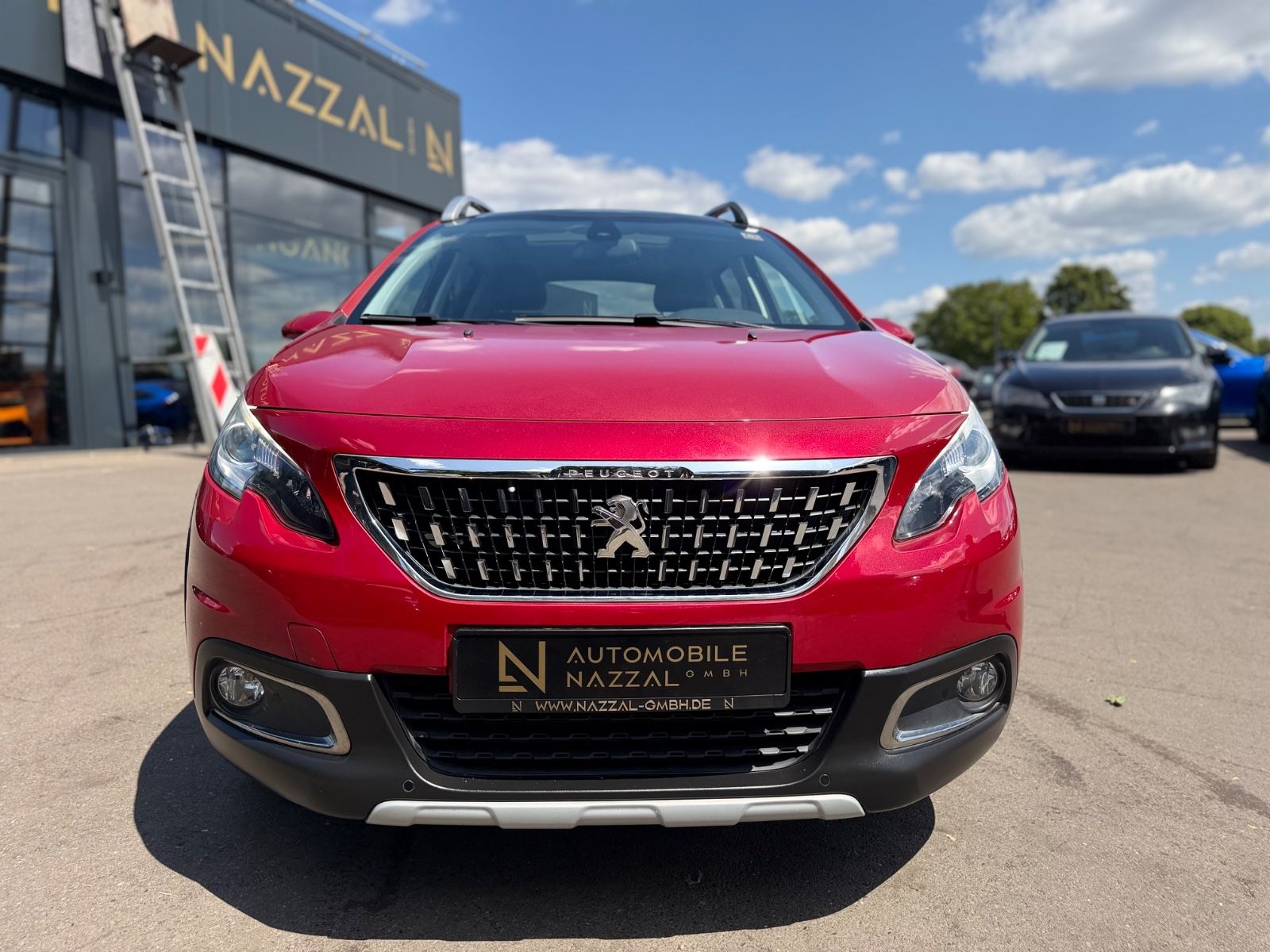 Fahrzeugabbildung Peugeot 2008 ALLURE *PANO*8-FACH*TEILLEDER*ALU*CARPLAY*