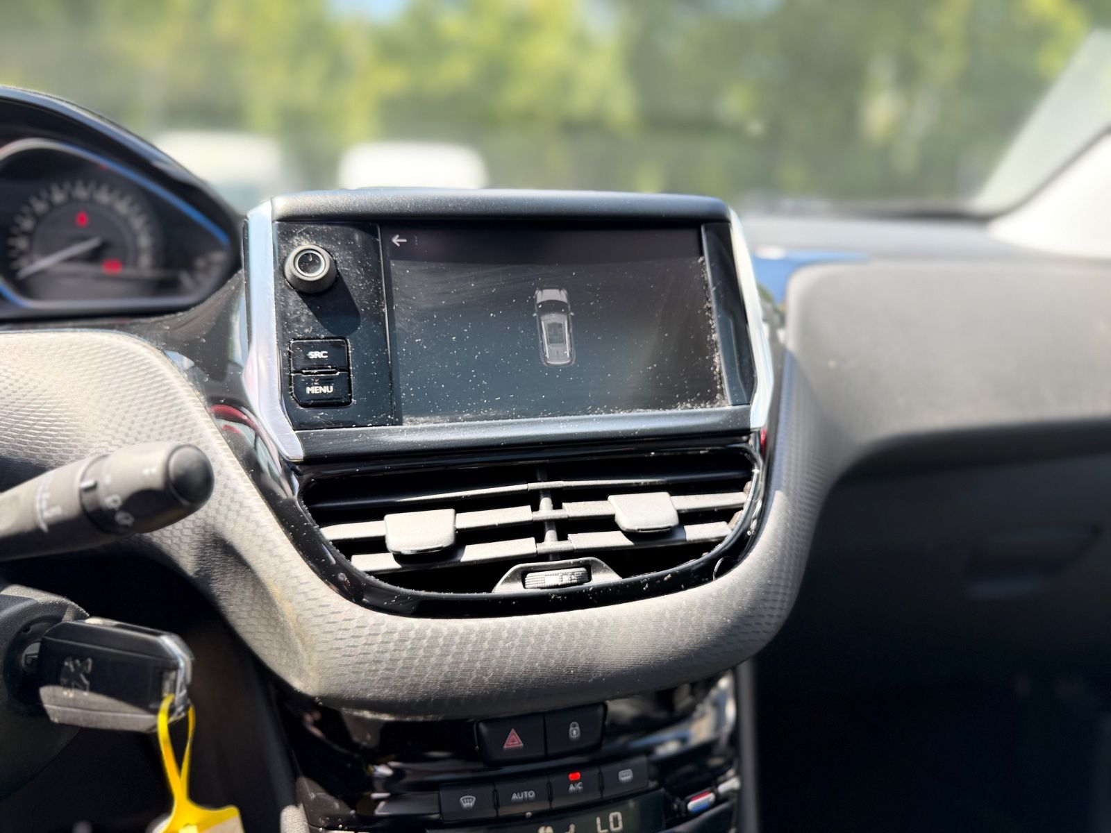 Fahrzeugabbildung Peugeot 2008 ALLURE *PANO*8-FACH*TEILLEDER*ALU*CARPLAY*
