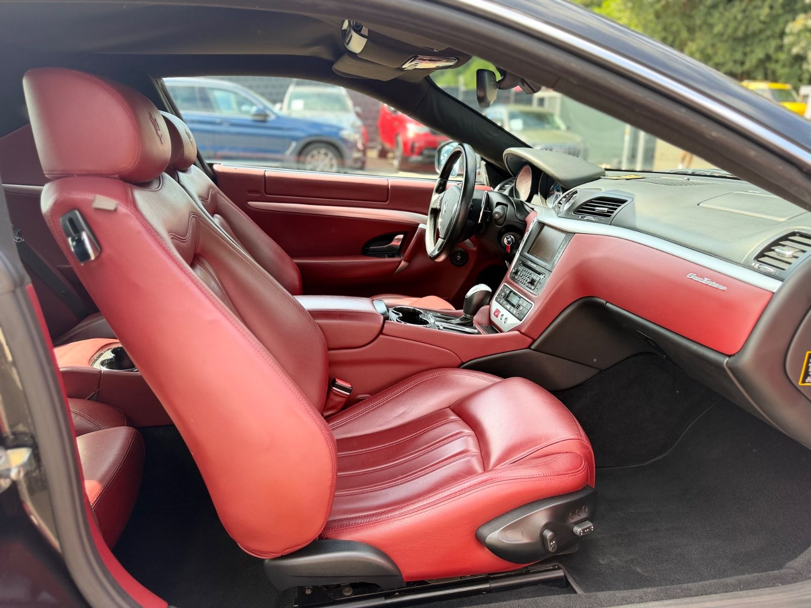 Fahrzeugabbildung Maserati GRANTURISMO*AUT.*LEDER-ROT*PDC*SPORT-ABGAS*