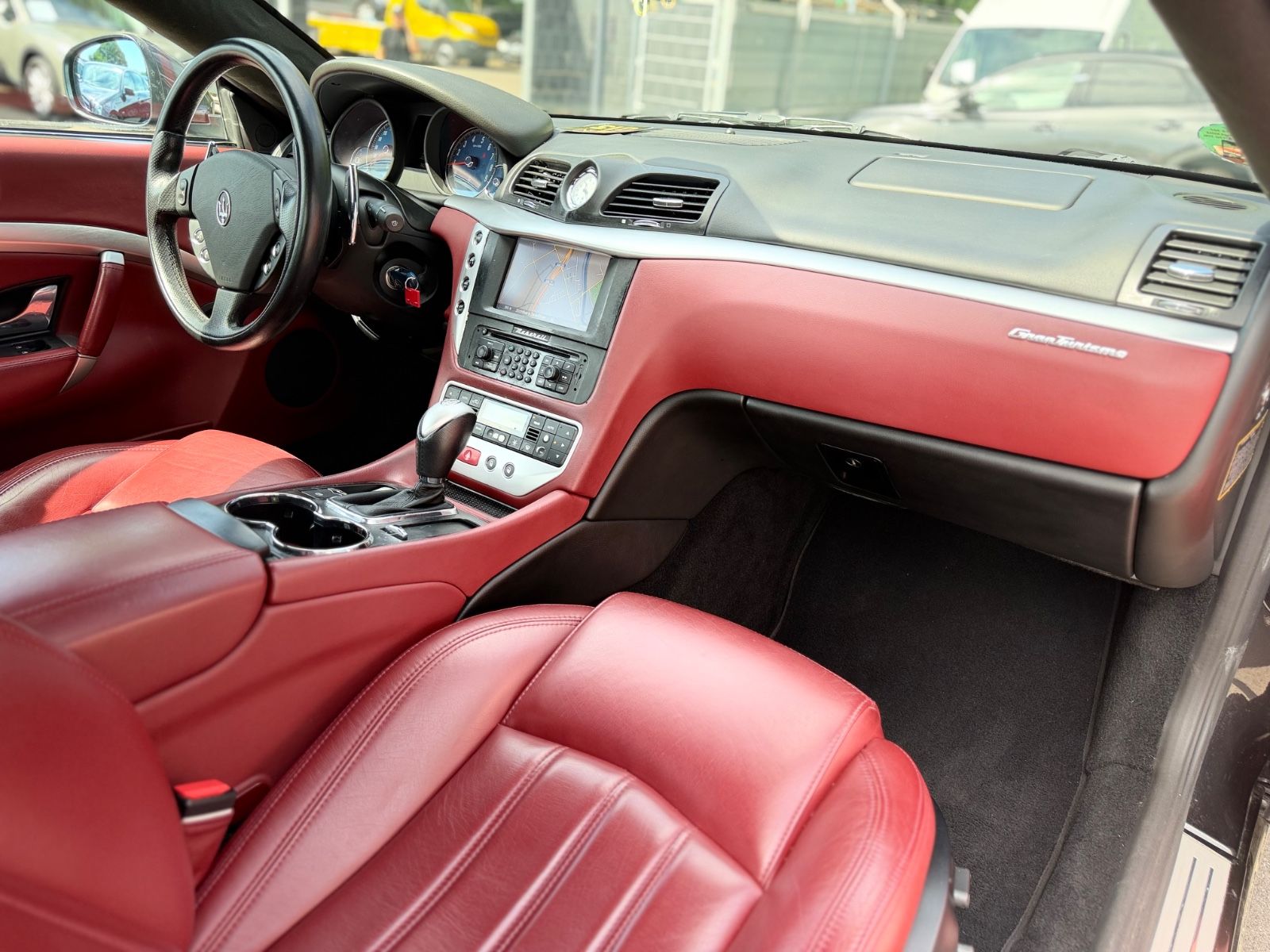 Fahrzeugabbildung Maserati GRANTURISMO*AUT.*LEDER-ROT*PDC*SPORT-ABGAS*