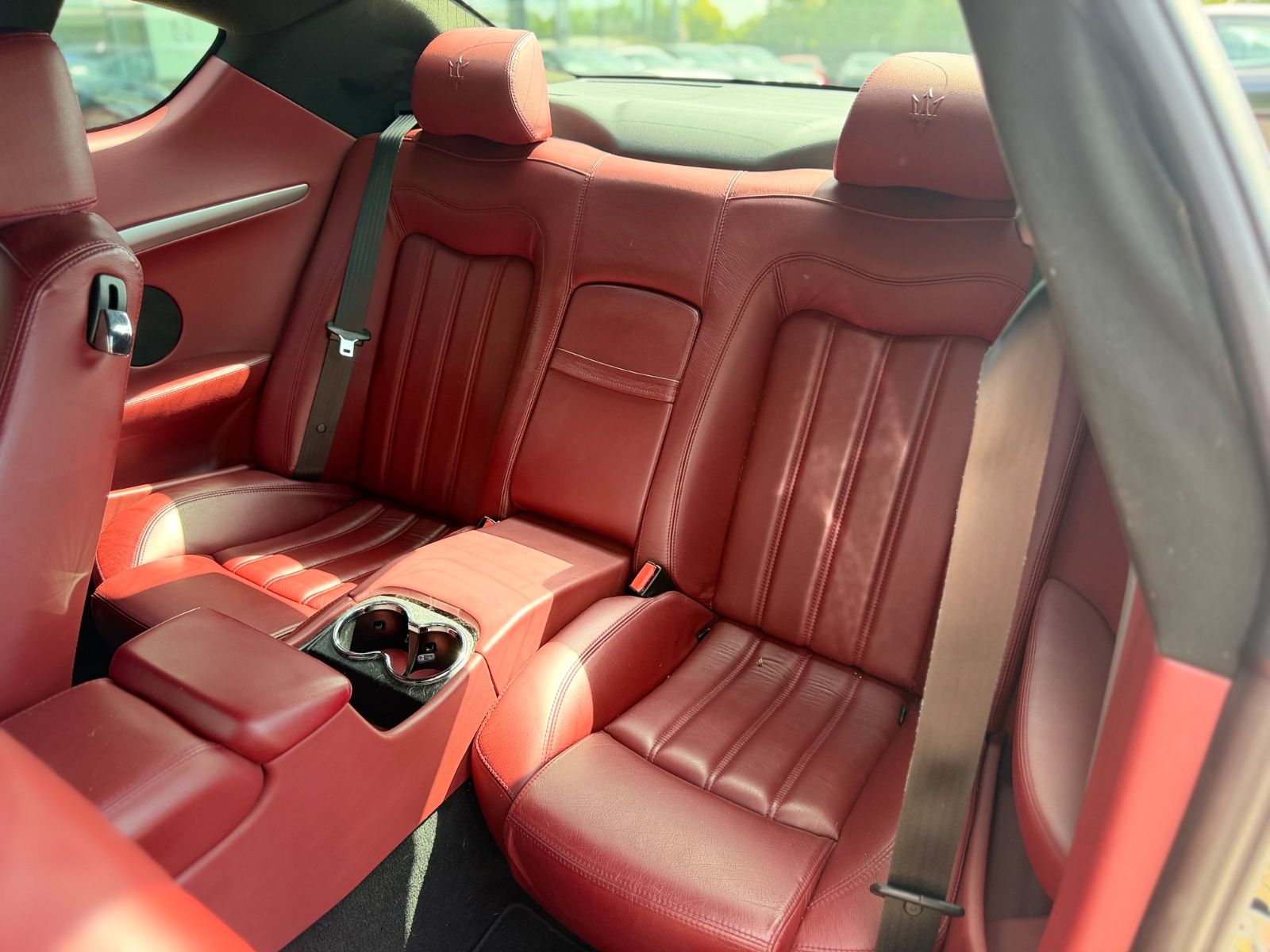 Fahrzeugabbildung Maserati GRANTURISMO*AUT.*LEDER-ROT*PDC*SPORT-ABGAS*