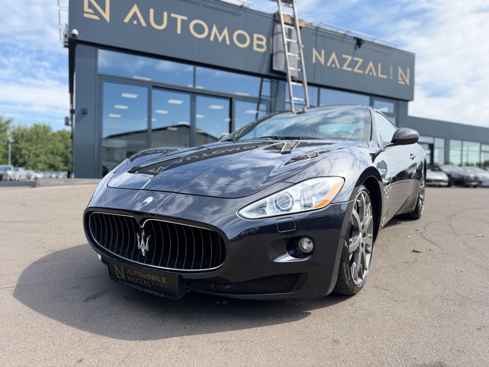 Fahrzeugabbildung Maserati GRANTURISMO*AUT.*LEDER-ROT*PDC*SPORT-ABGAS*