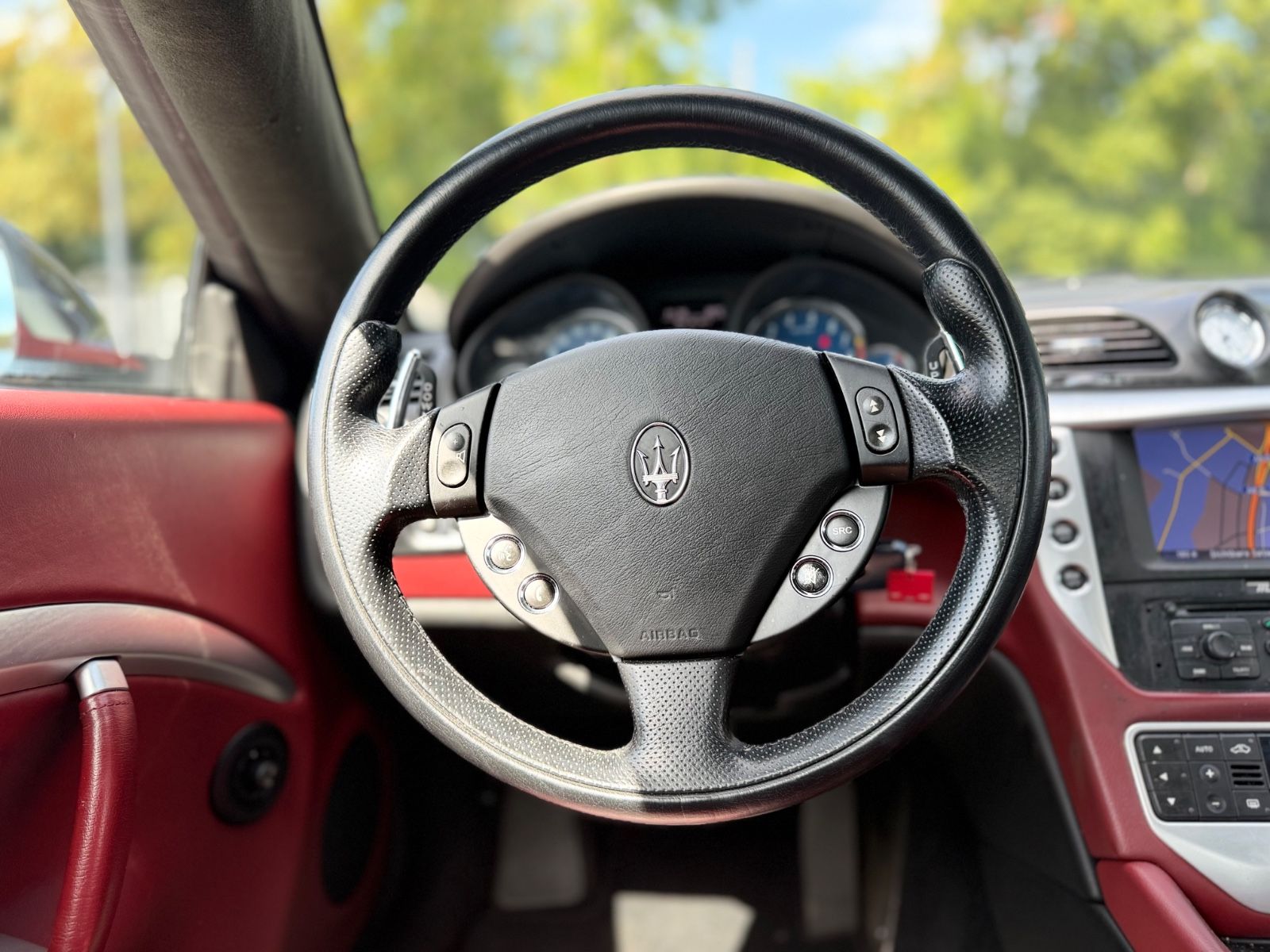 Fahrzeugabbildung Maserati GRANTURISMO*AUT.*LEDER-ROT*PDC*SPORT-ABGAS*