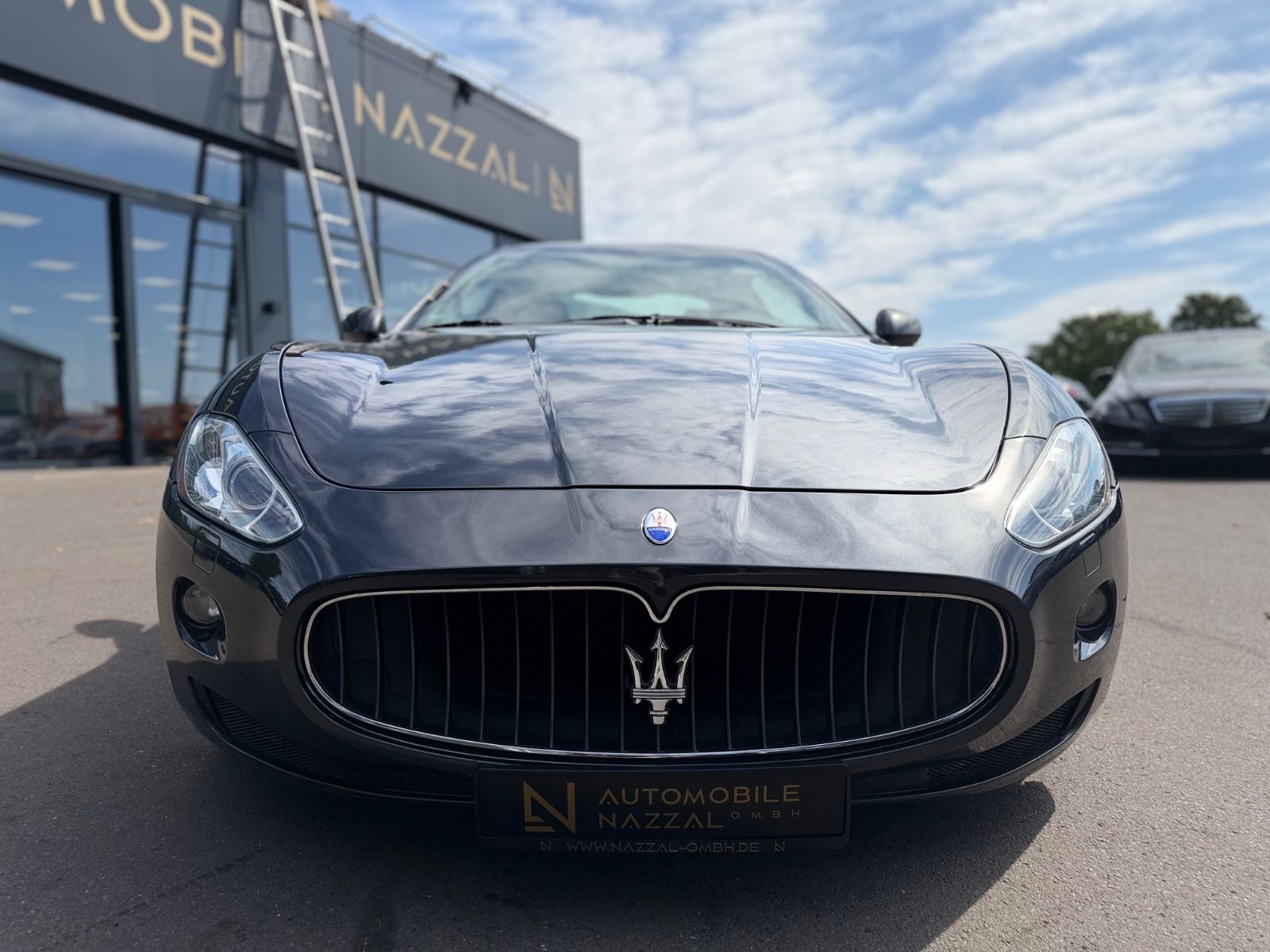 Fahrzeugabbildung Maserati GRANTURISMO*AUT.*LEDER-ROT*PDC*SPORT-ABGAS*