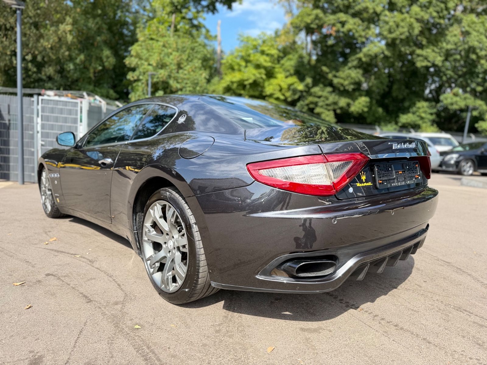 Fahrzeugabbildung Maserati GRANTURISMO*AUT.*LEDER-ROT*PDC*SPORT-ABGAS*