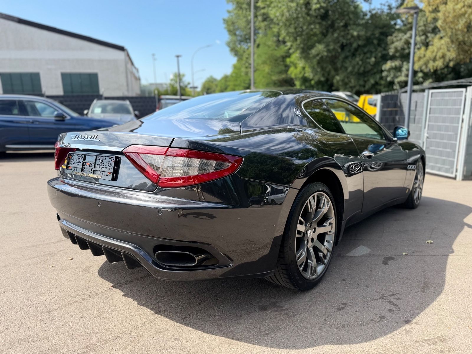 Fahrzeugabbildung Maserati GRANTURISMO*AUT.*LEDER-ROT*PDC*SPORT-ABGAS*
