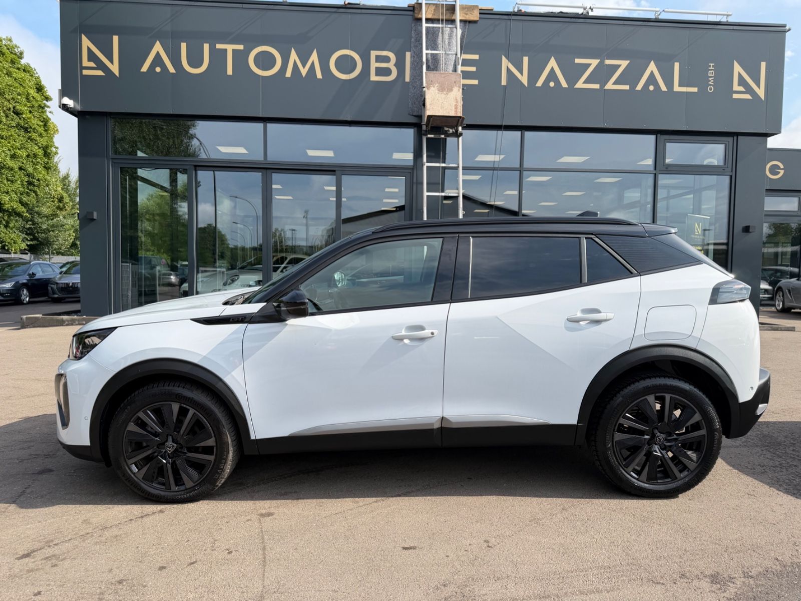Fahrzeugabbildung Peugeot 2008 HYBRID GT AUT.*LED*NAVI*PANORAMA*MASSAGE*