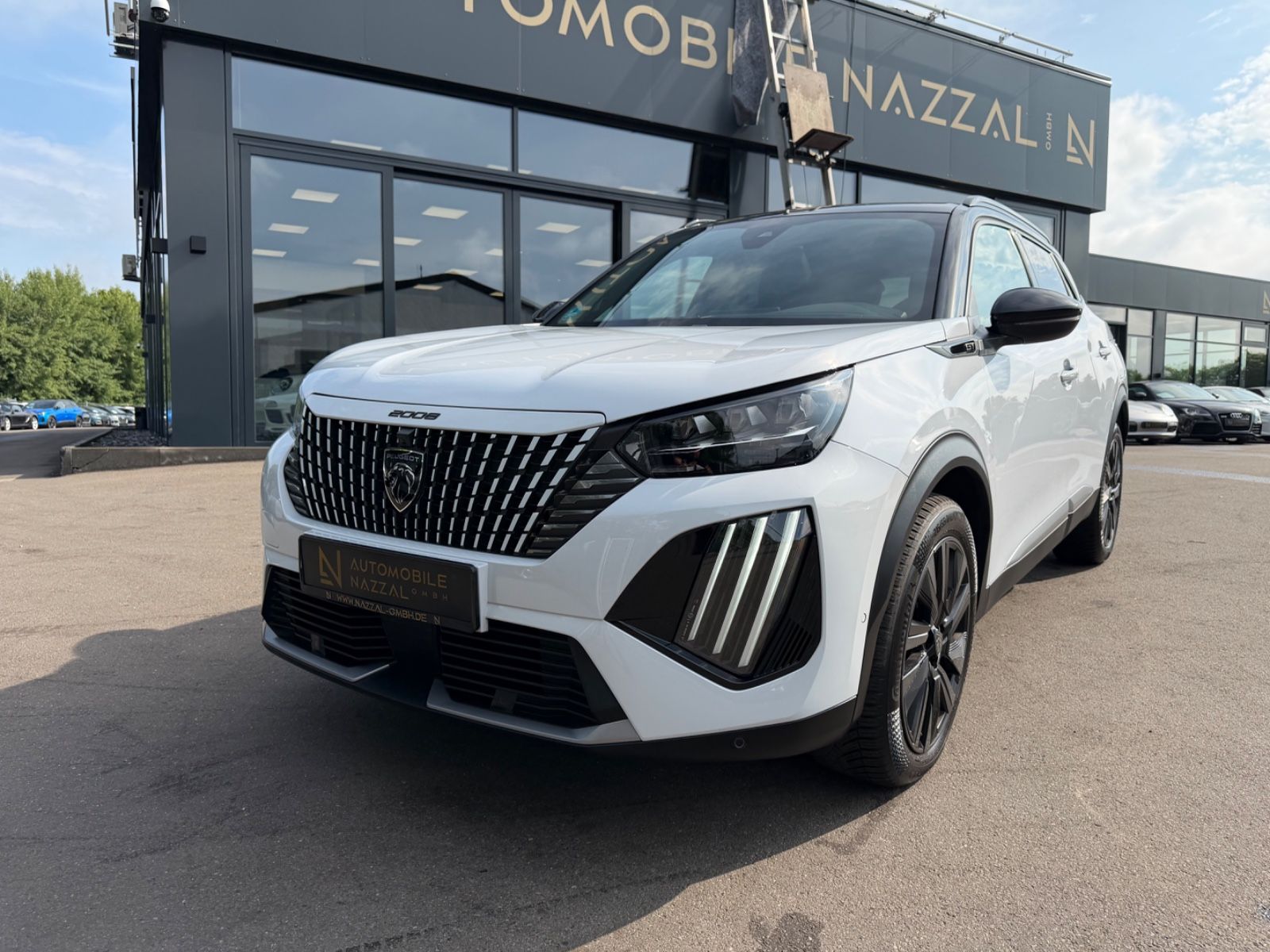 Fahrzeugabbildung Peugeot 2008 HYBRID GT AUT.*LED*NAVI*PANORAMA*MASSAGE*