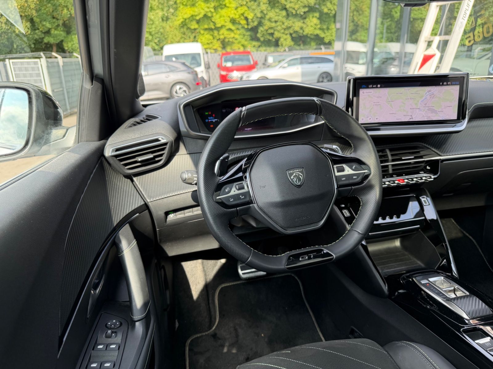 Fahrzeugabbildung Peugeot 2008 HYBRID GT AUT.*LED*NAVI*PANORAMA*MASSAGE*