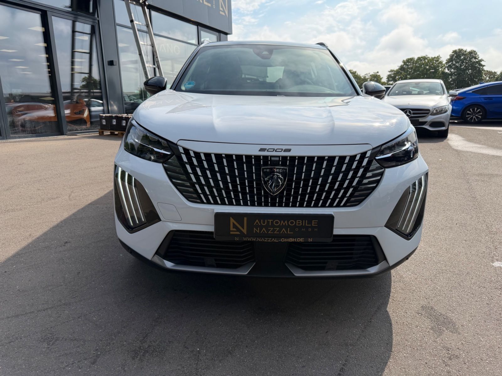 Fahrzeugabbildung Peugeot 2008 HYBRID GT AUT.*LED*NAVI*PANORAMA*MASSAGE*